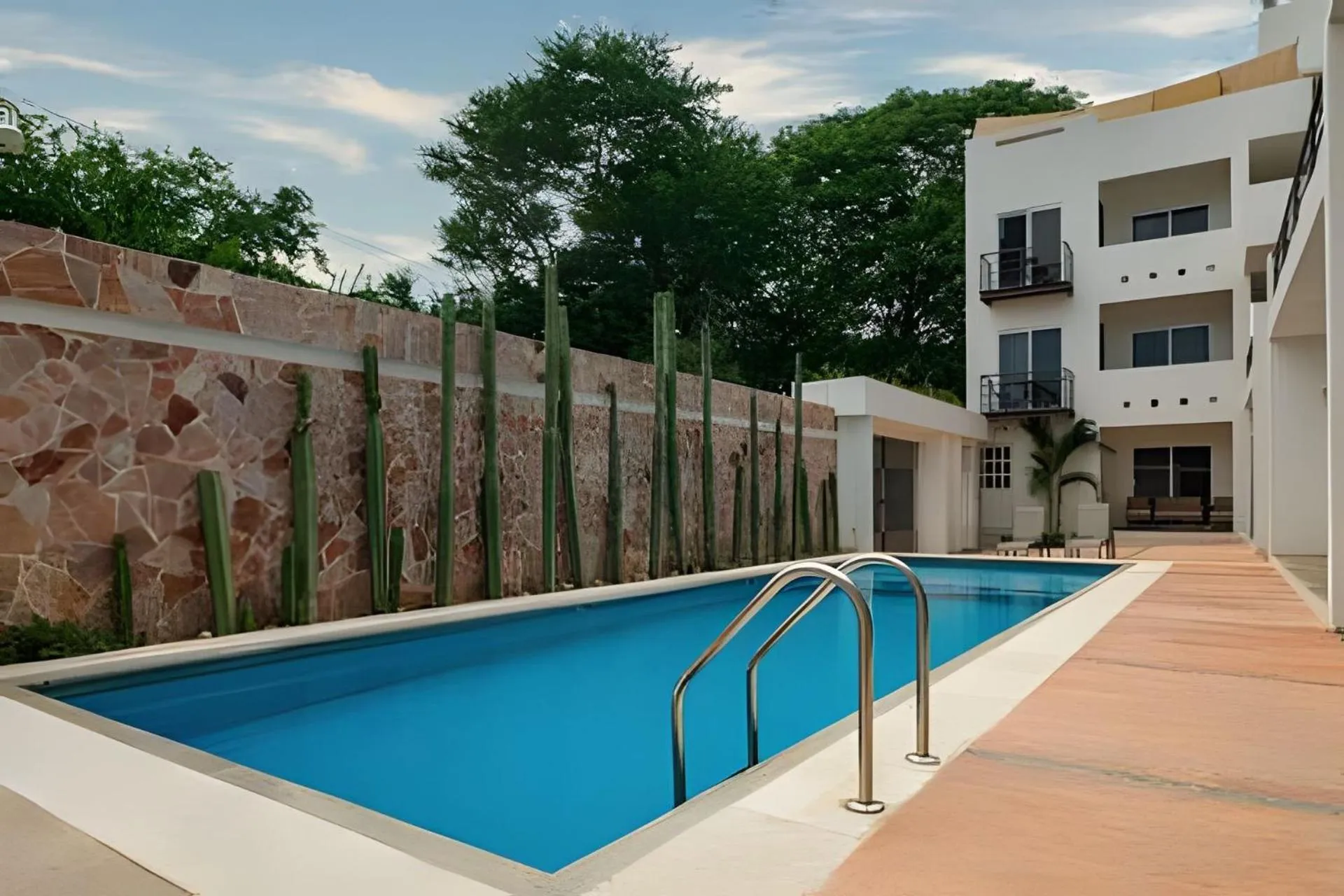 Swimming pool in La Aurora Puerto Escondido