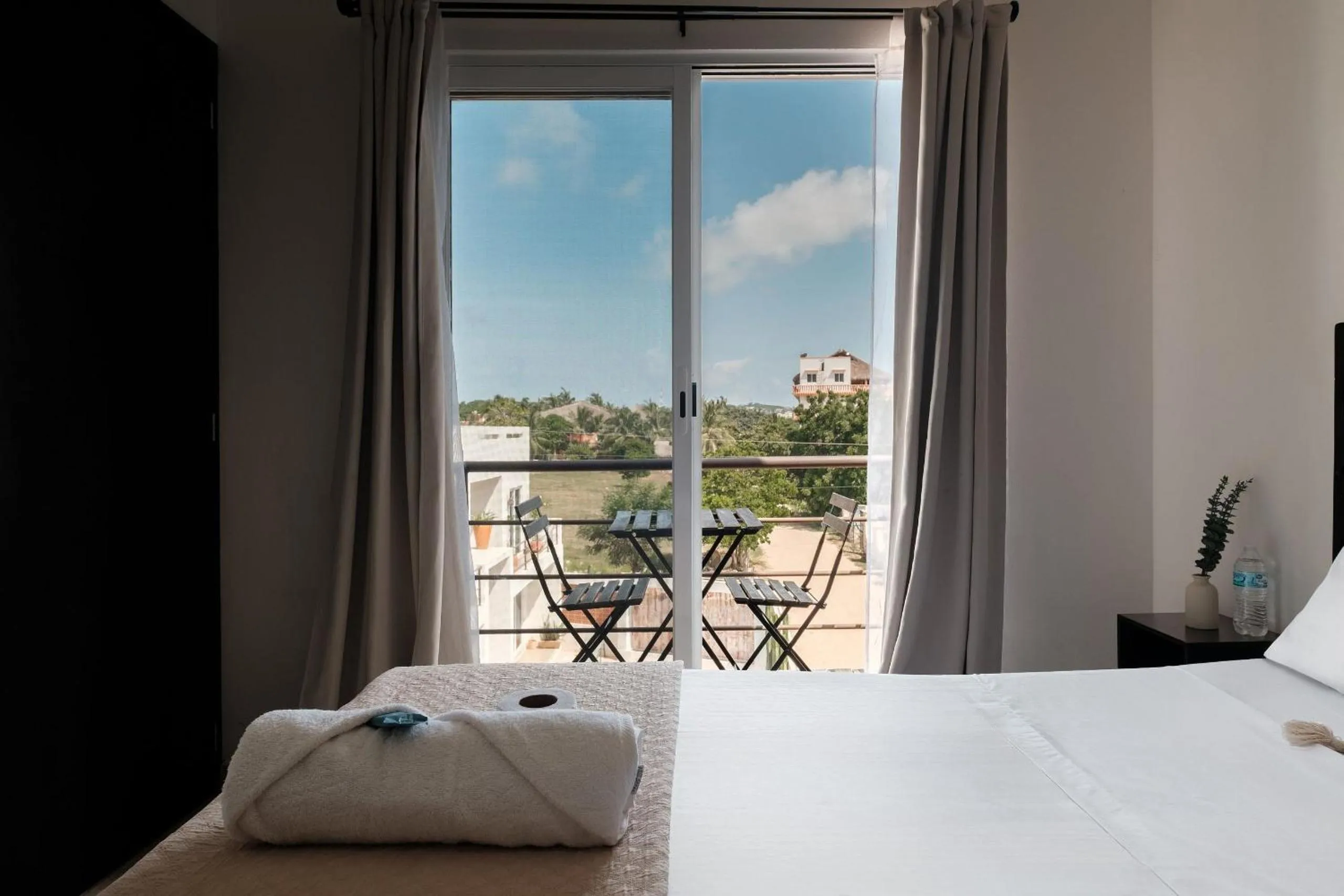 Street view, Bed in La Aurora Puerto Escondido