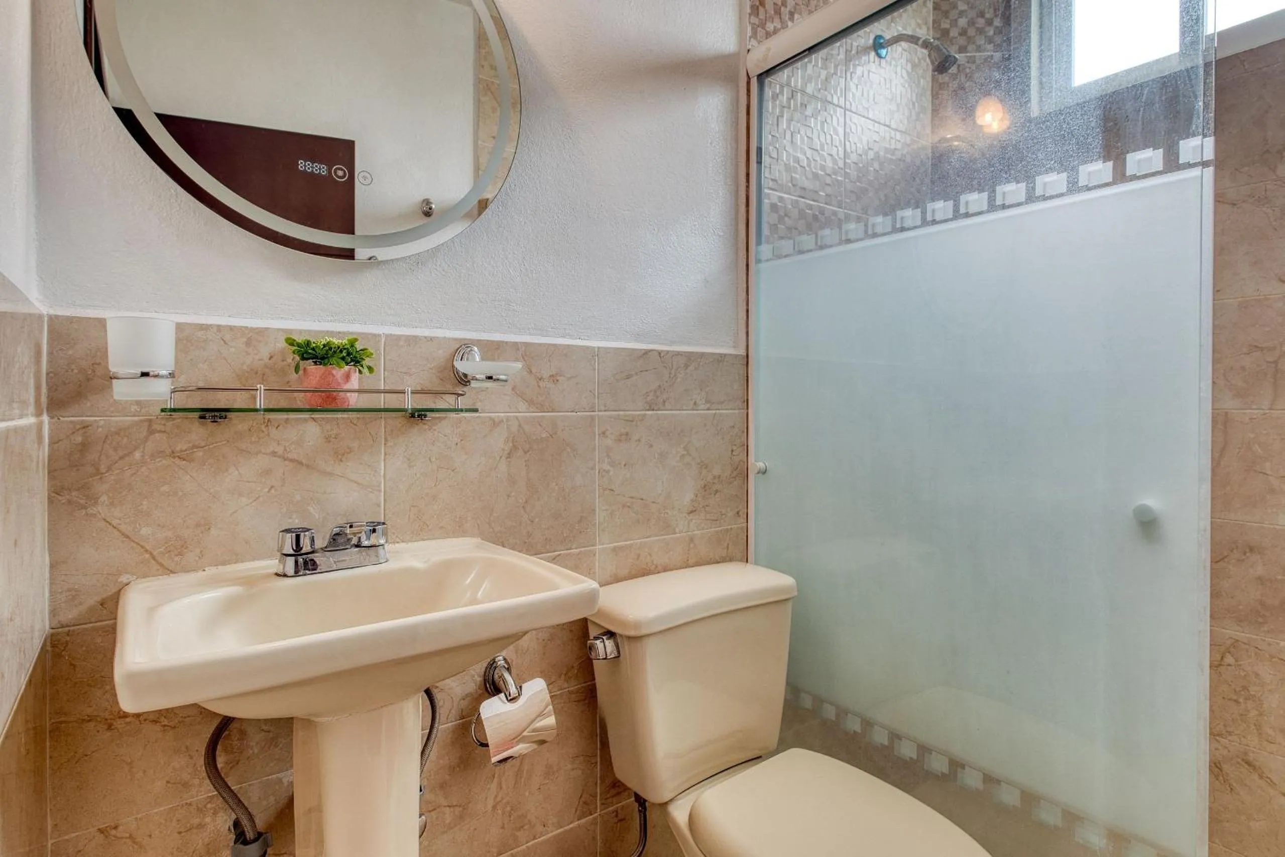 Toilet in La Aurora Puerto Escondido