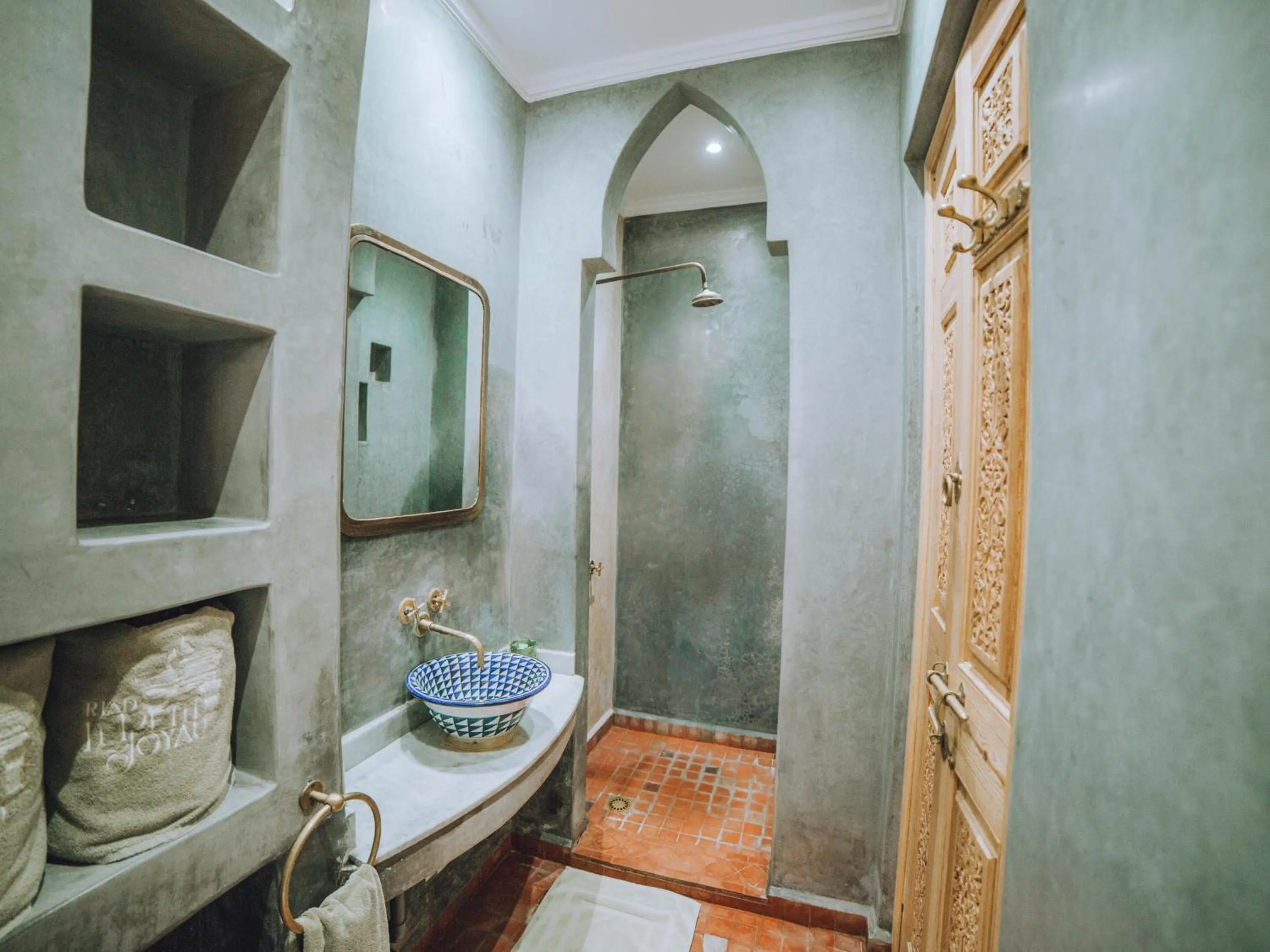 Bathroom in Riad Le Petit Joyau