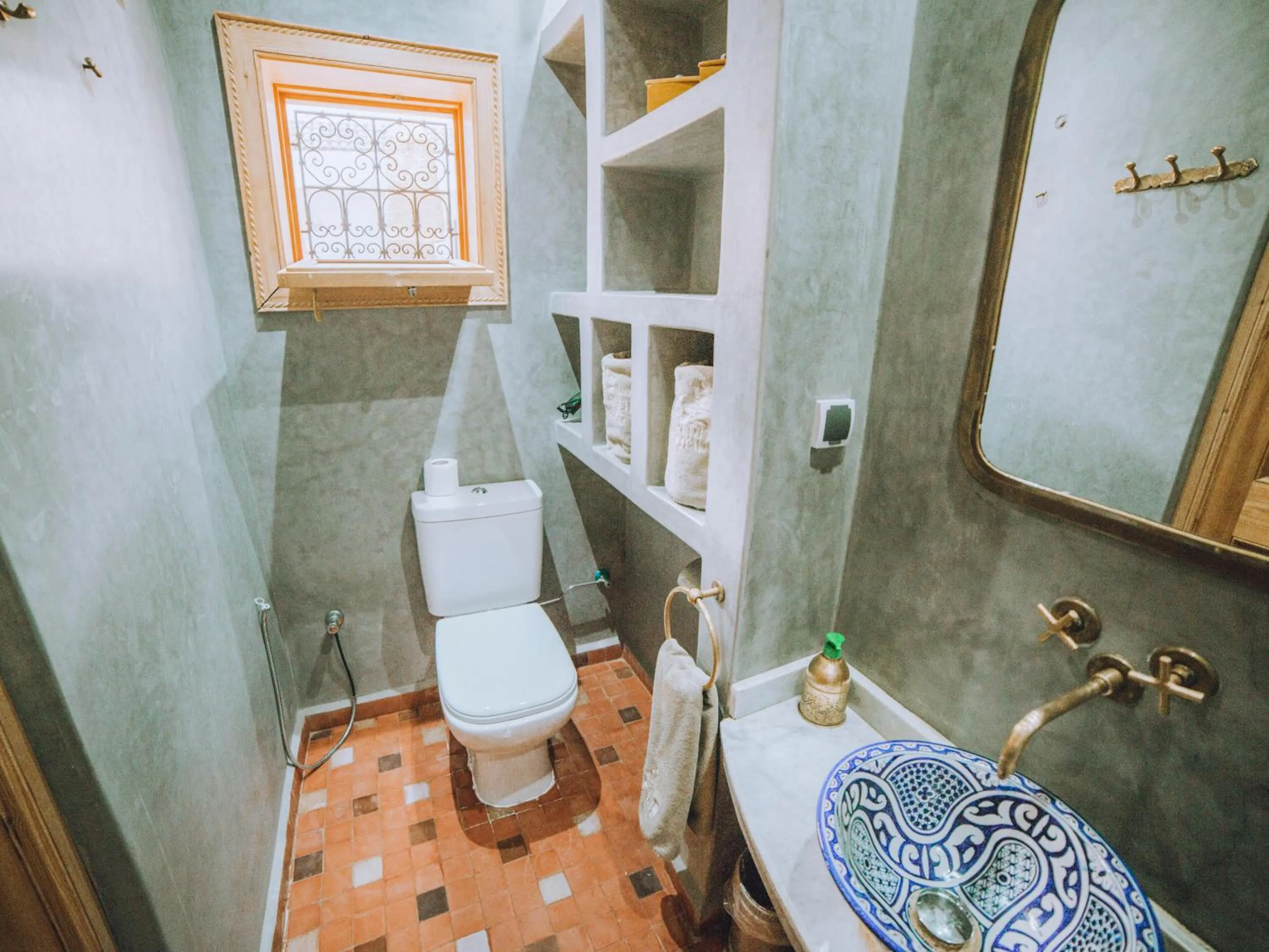 Toilet in Riad Le Petit Joyau