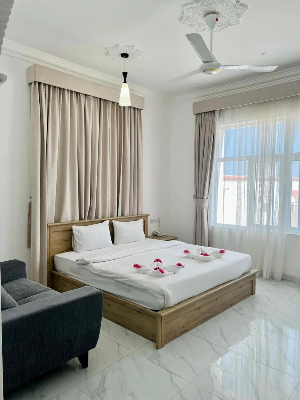 Sea view in Tiwi Sunrise