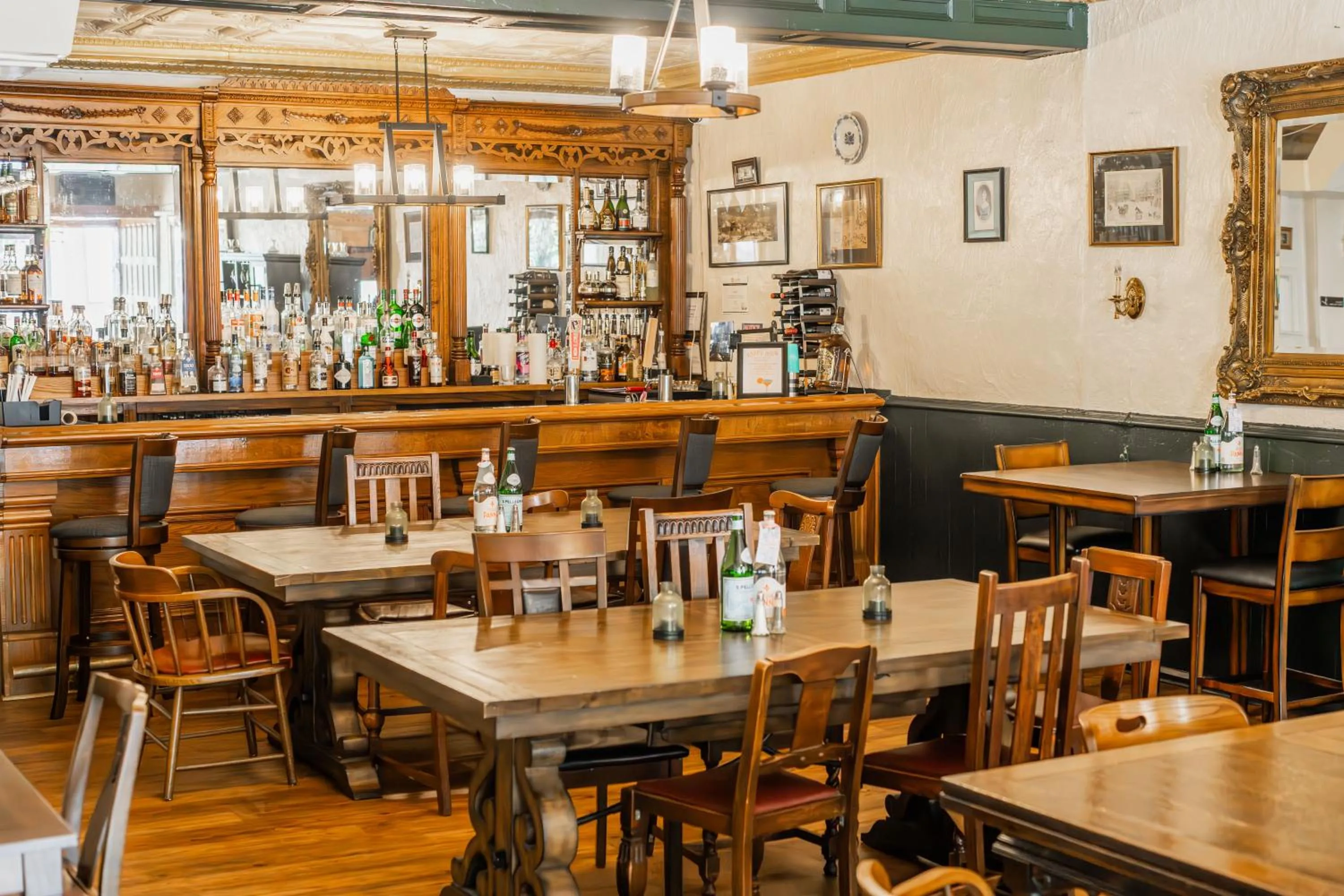 James Buchanan Hotel, Trademark Collection by Wyndham