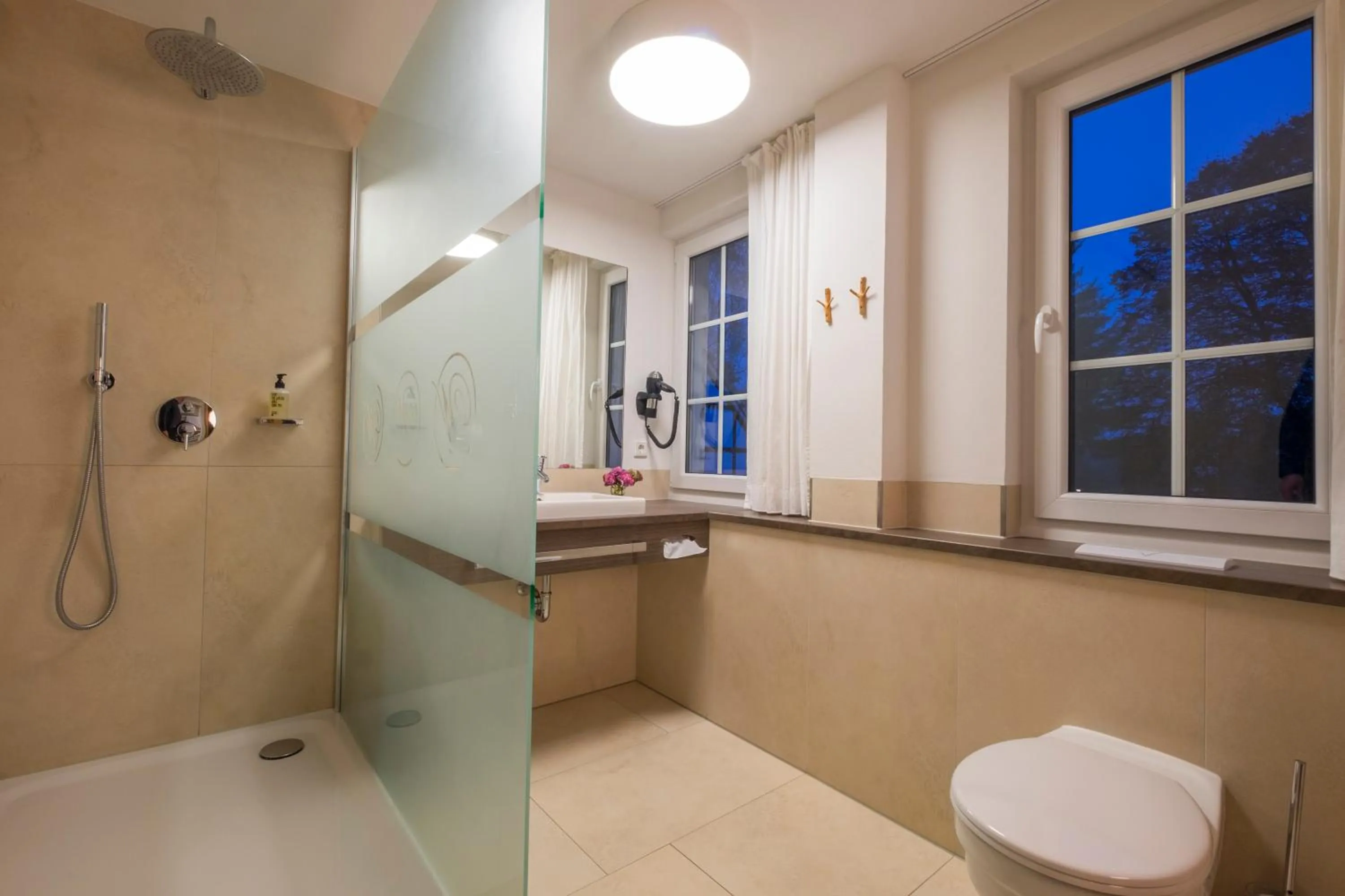 Shower in Hotel Waldhaus Föckinghausen