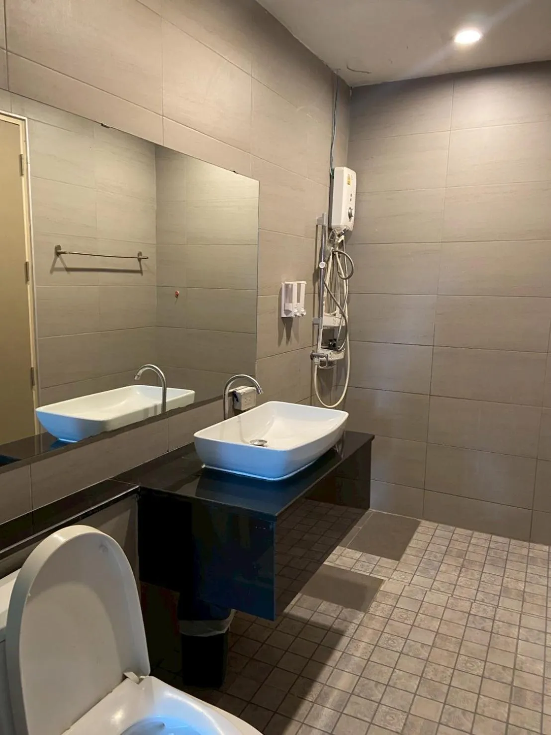 Shower in Bake Room Hostel