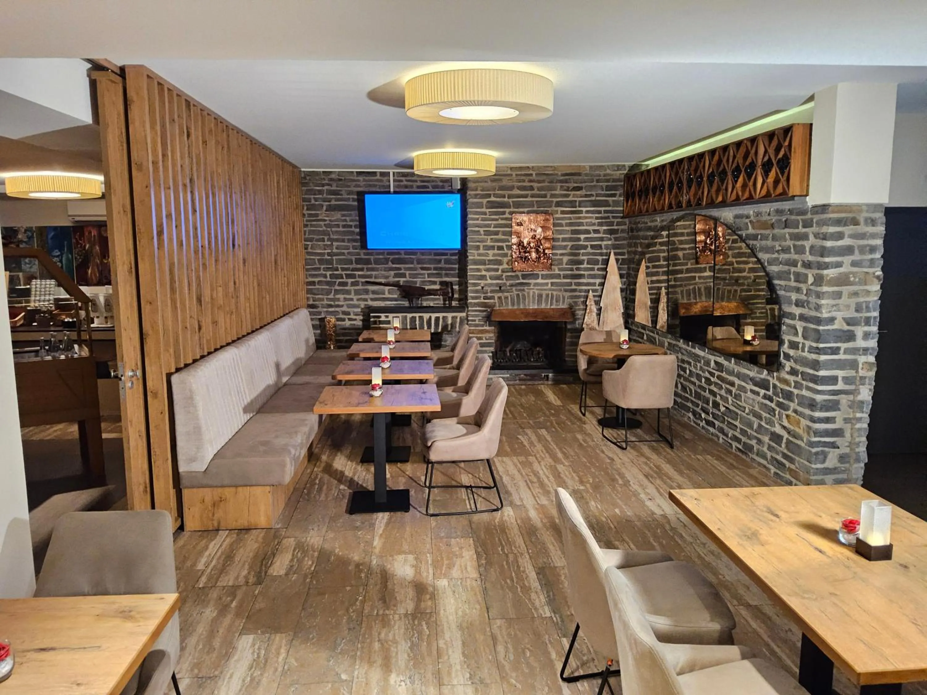 Lounge or bar in Christiana's Wein & Art Hotel