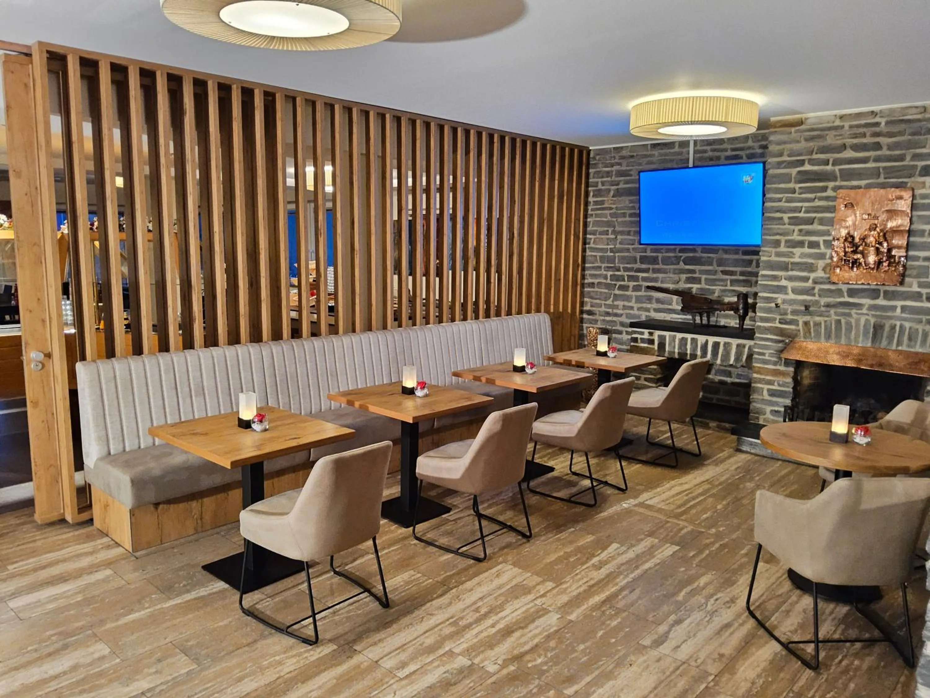 Lounge or bar in Christiana's Wein & Art Hotel