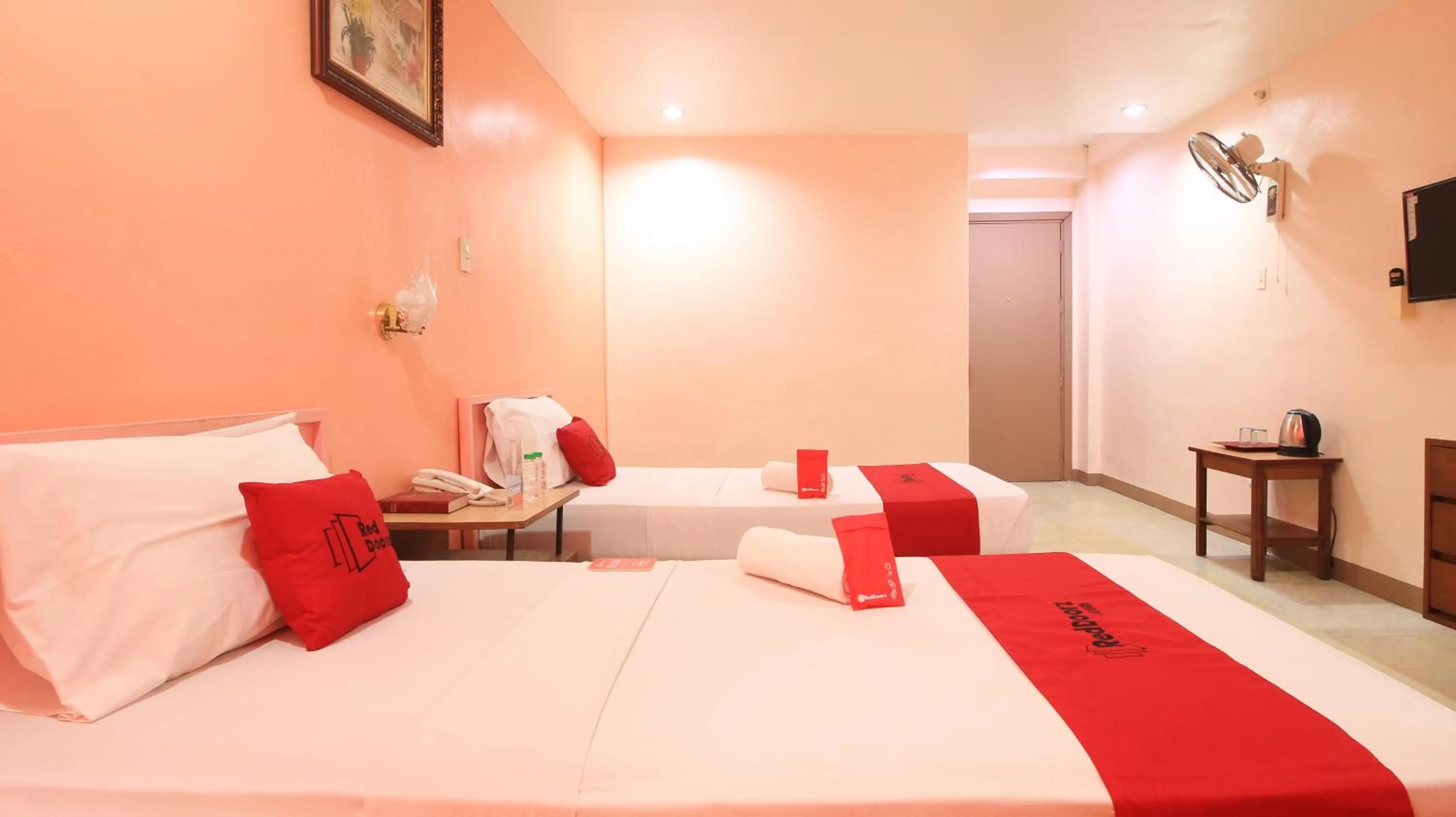 Bed in RedDoorz Plus @ Chinatown Binondo