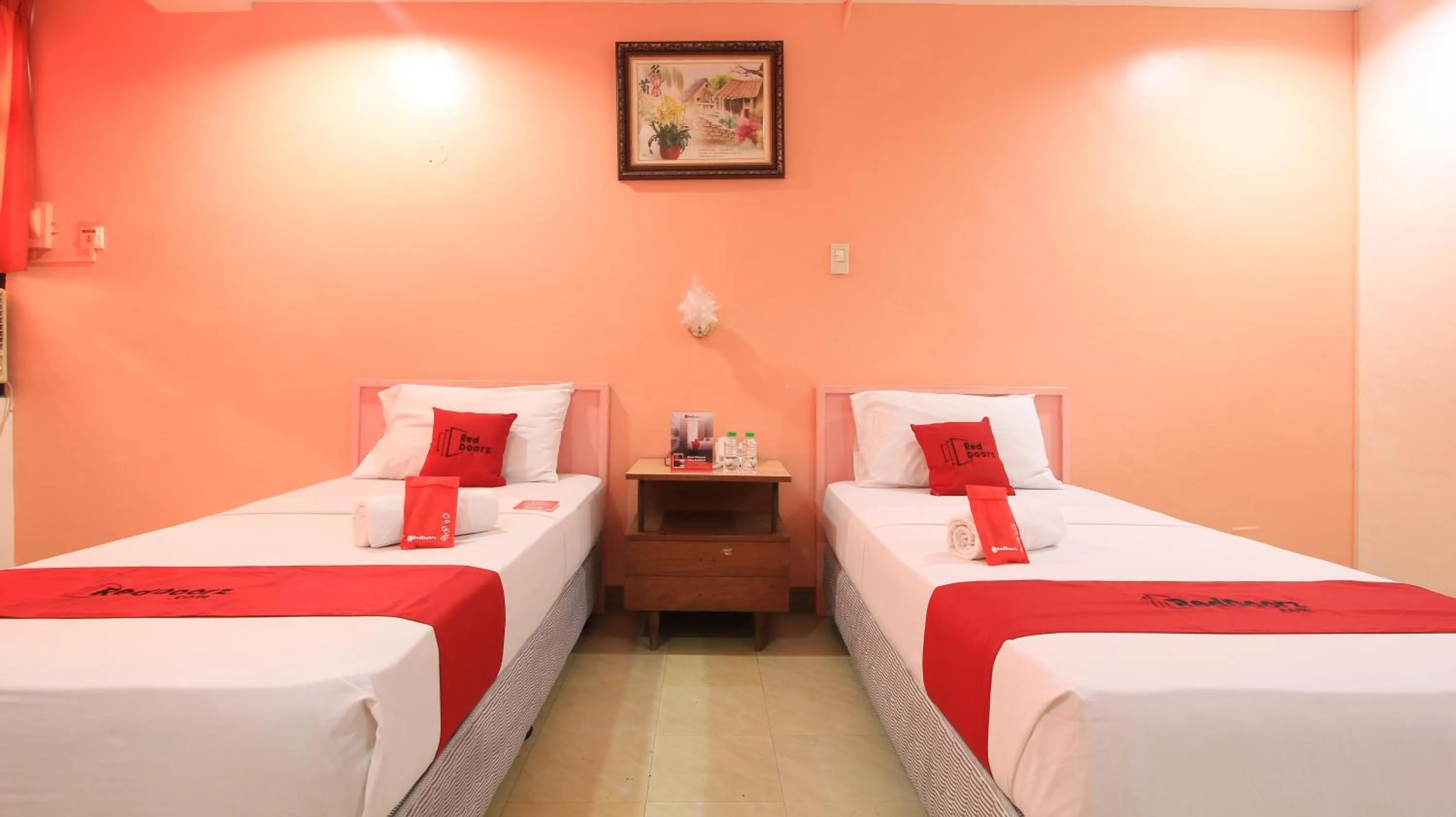 Bed in RedDoorz Plus @ Chinatown Binondo