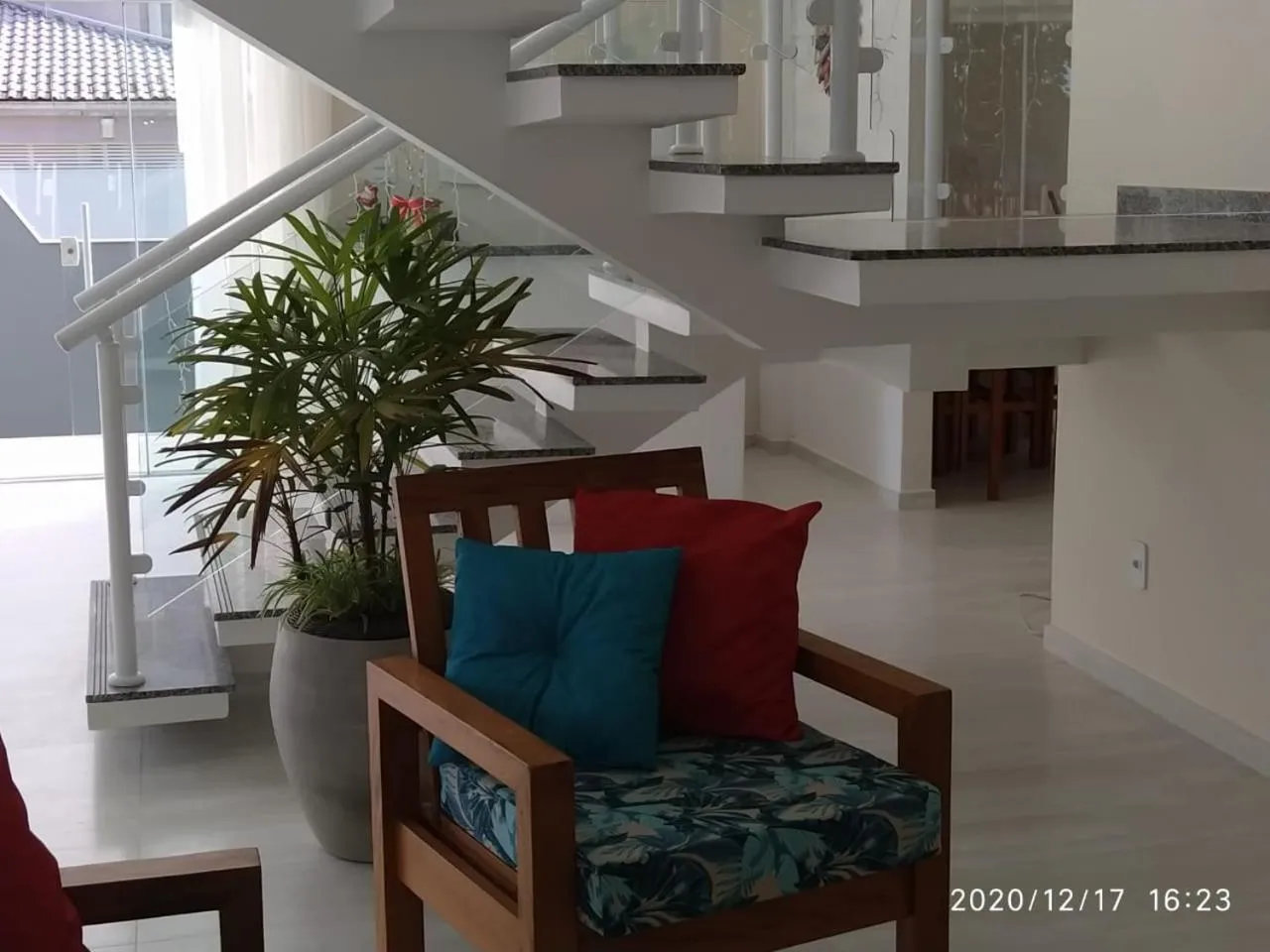 Communal lounge/ TV room in Pousada Cantinho da Praia