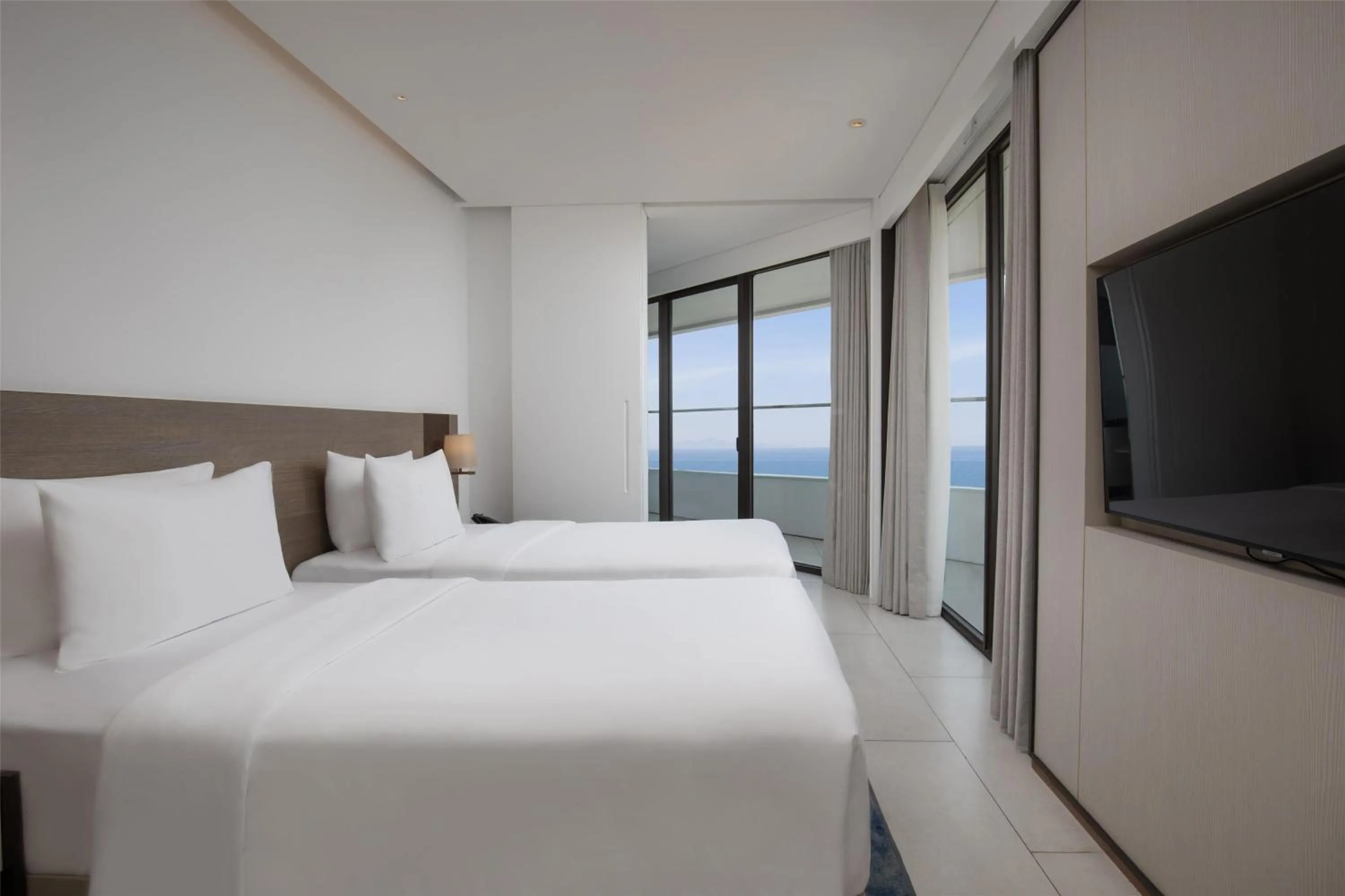 Bedroom, Bed in Radisson Hotel Danang