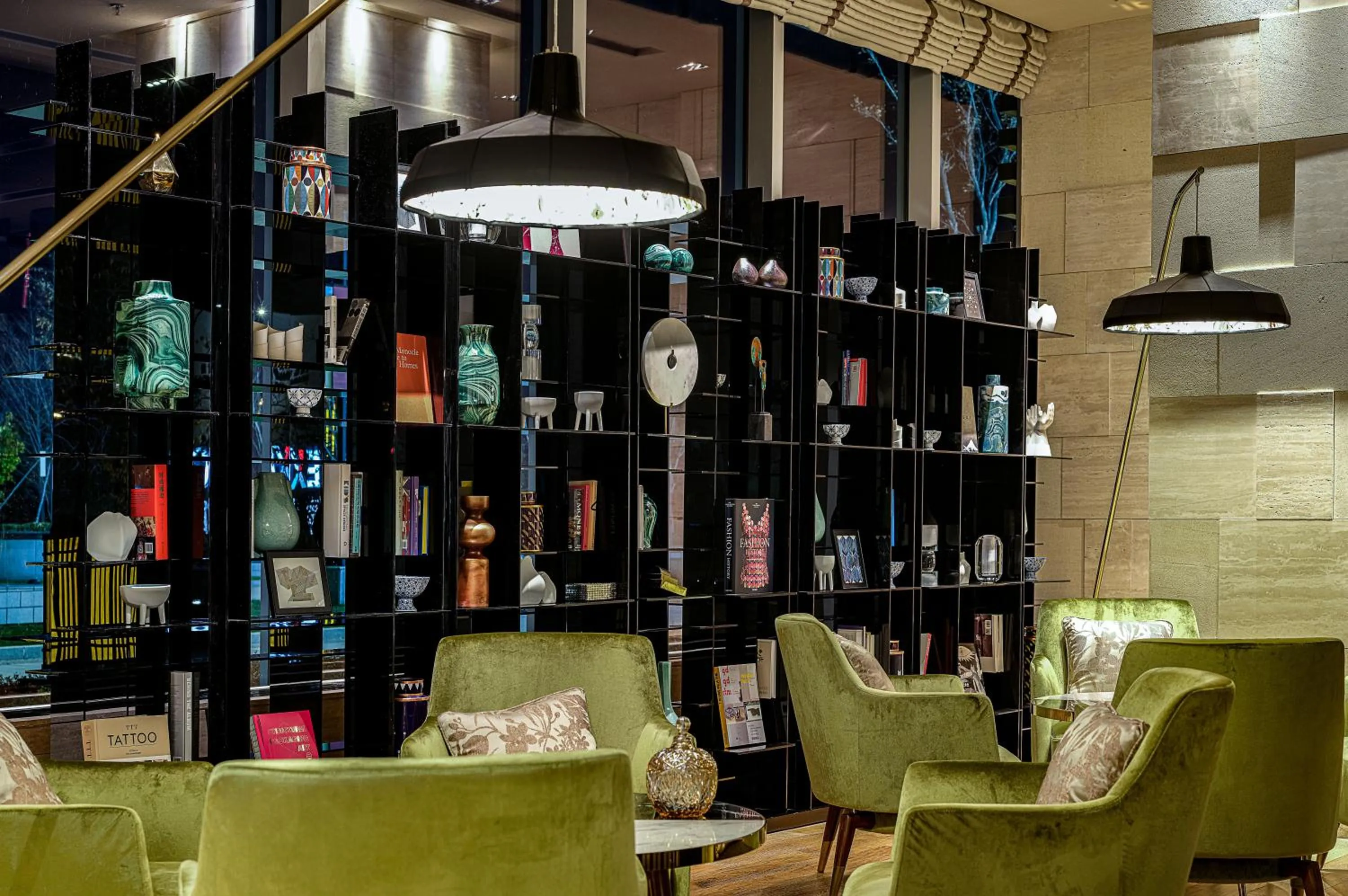 Lounge or bar in New World Shenyang Hotel