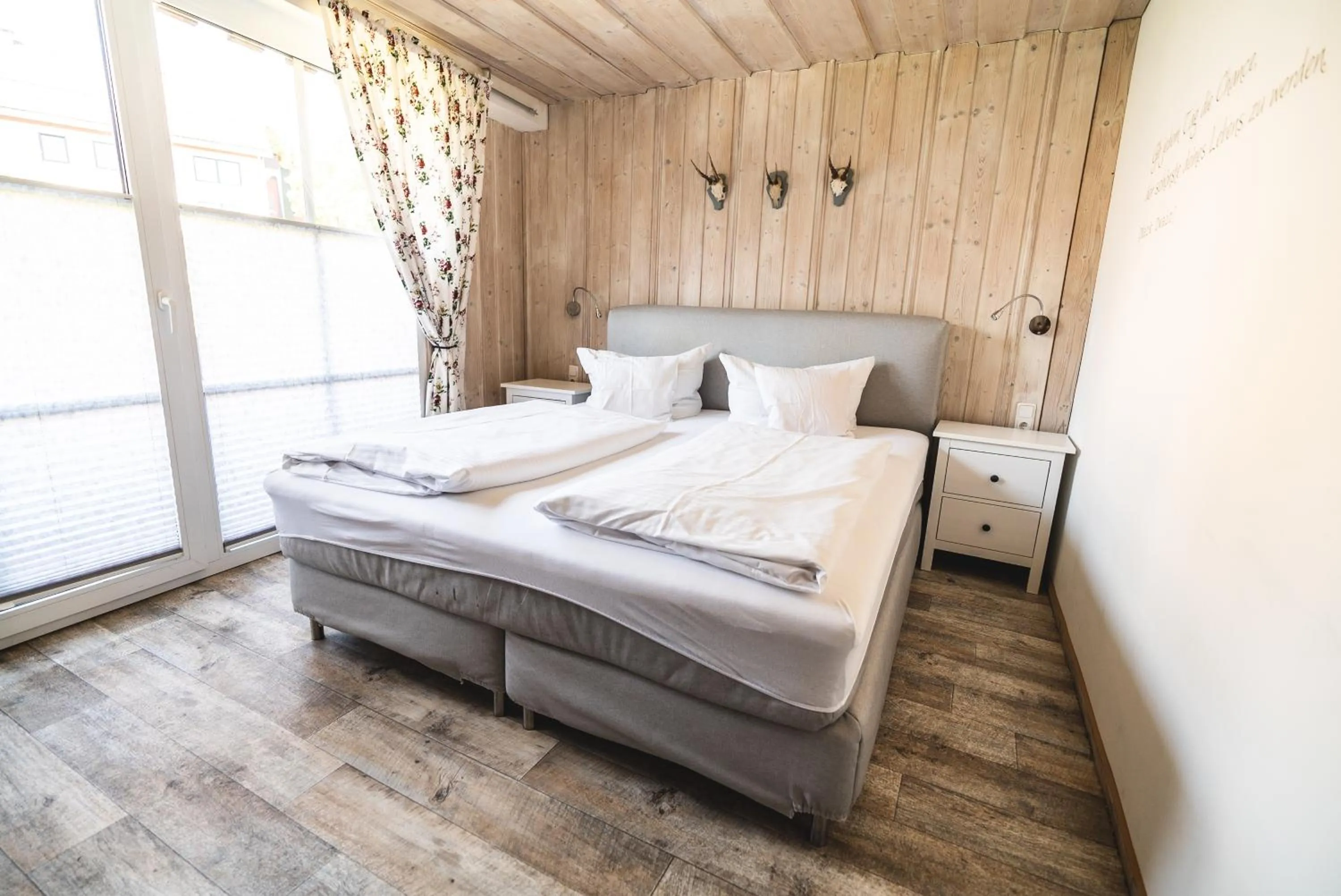 Photo of the whole room, Bed in Landhotel Villa Foresta