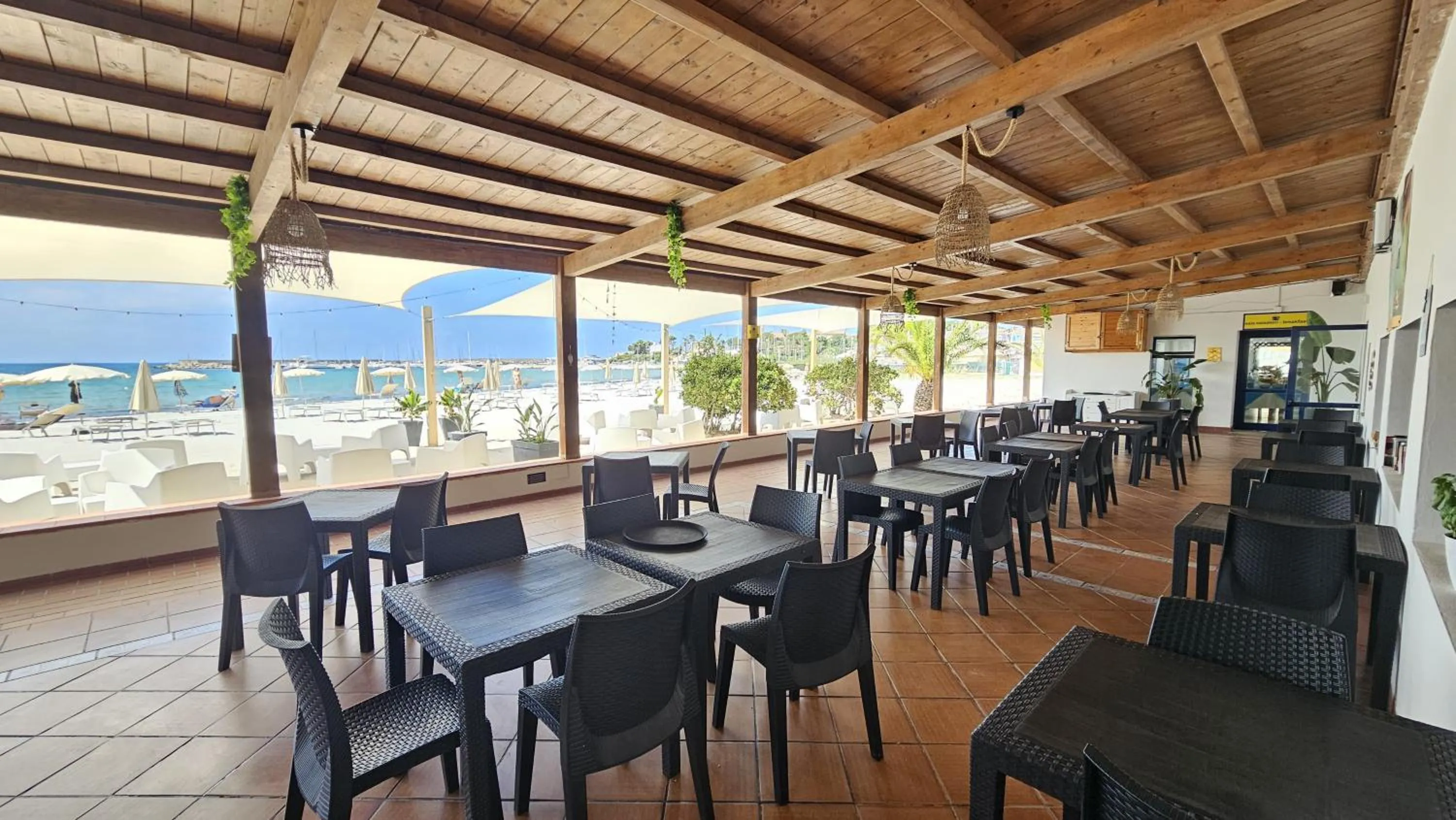 Restaurant/places to eat in Vel Marì - Rooms on the Beach