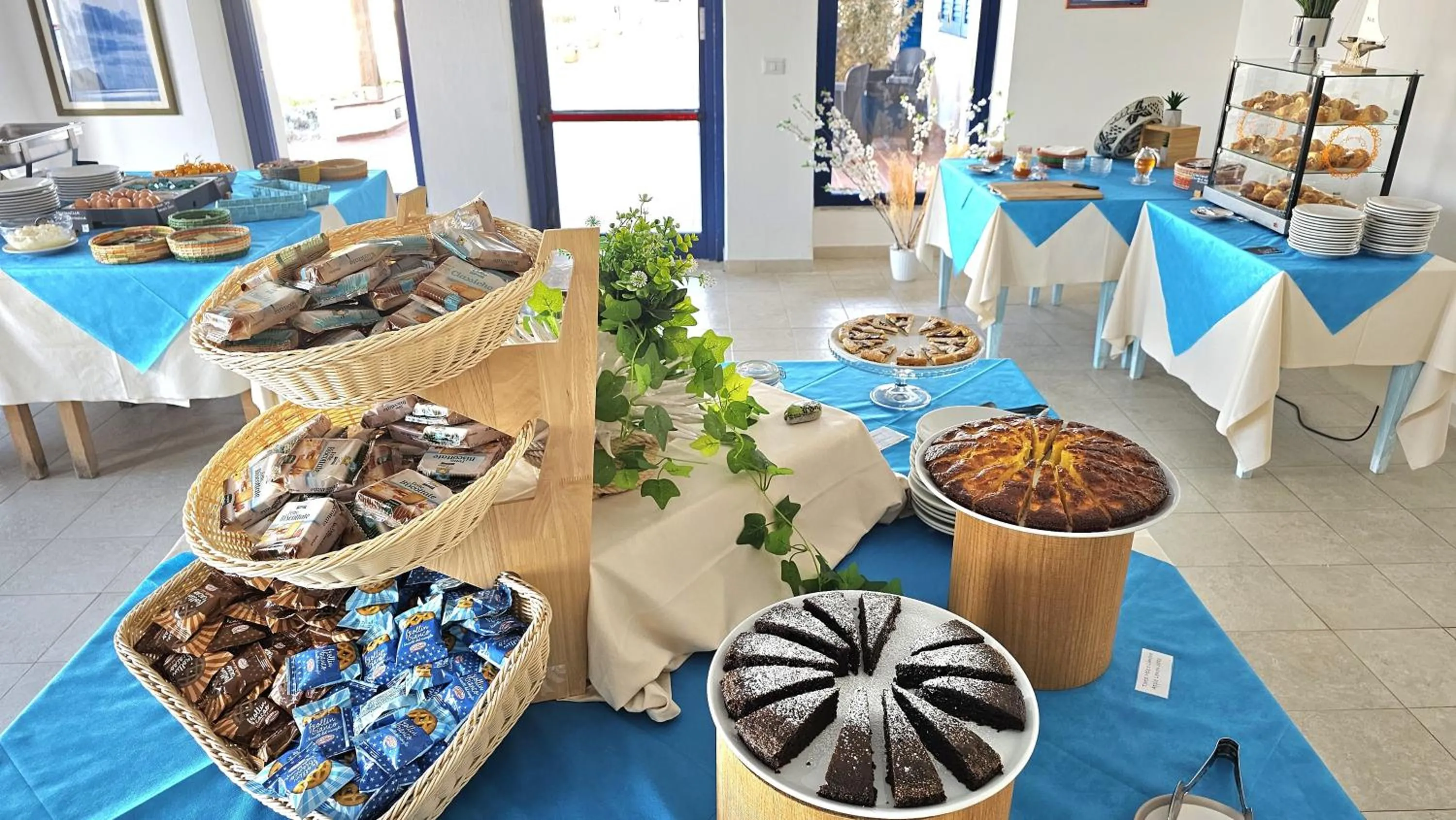 Buffet breakfast in Vel Marì - Rooms on the Beach