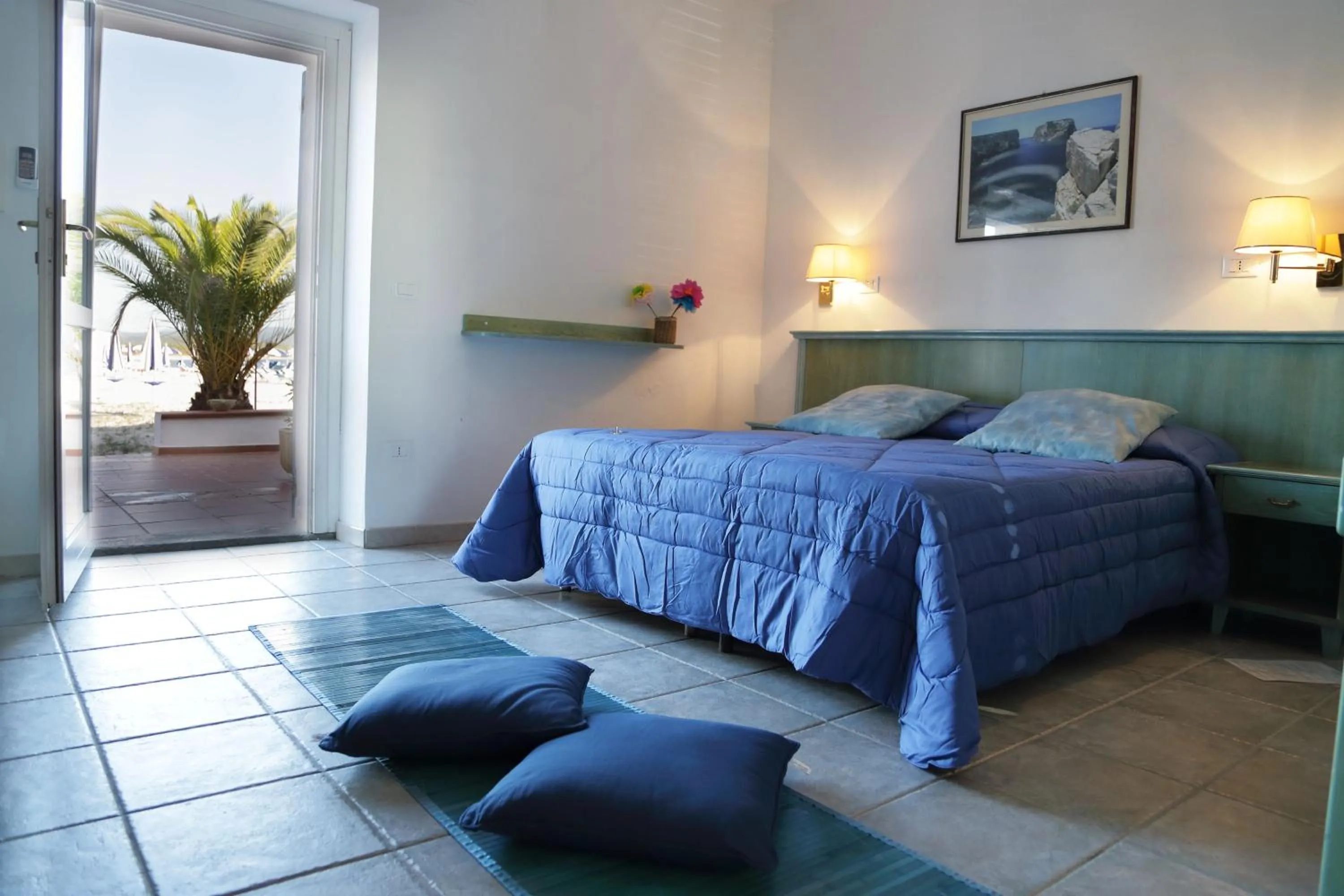 Photo of the whole room, Bed in Vel Marì - Rooms on the Beach