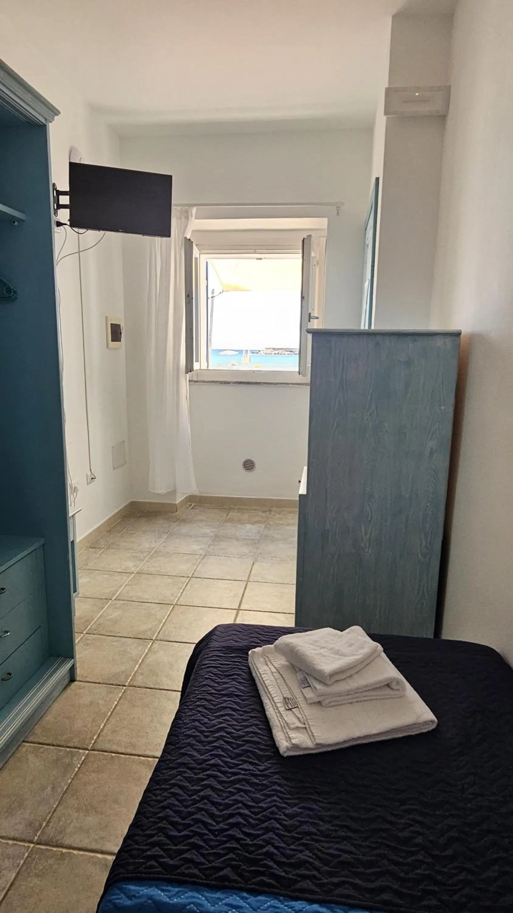 Photo of the whole room, Bed in Vel Marì - Rooms on the Beach