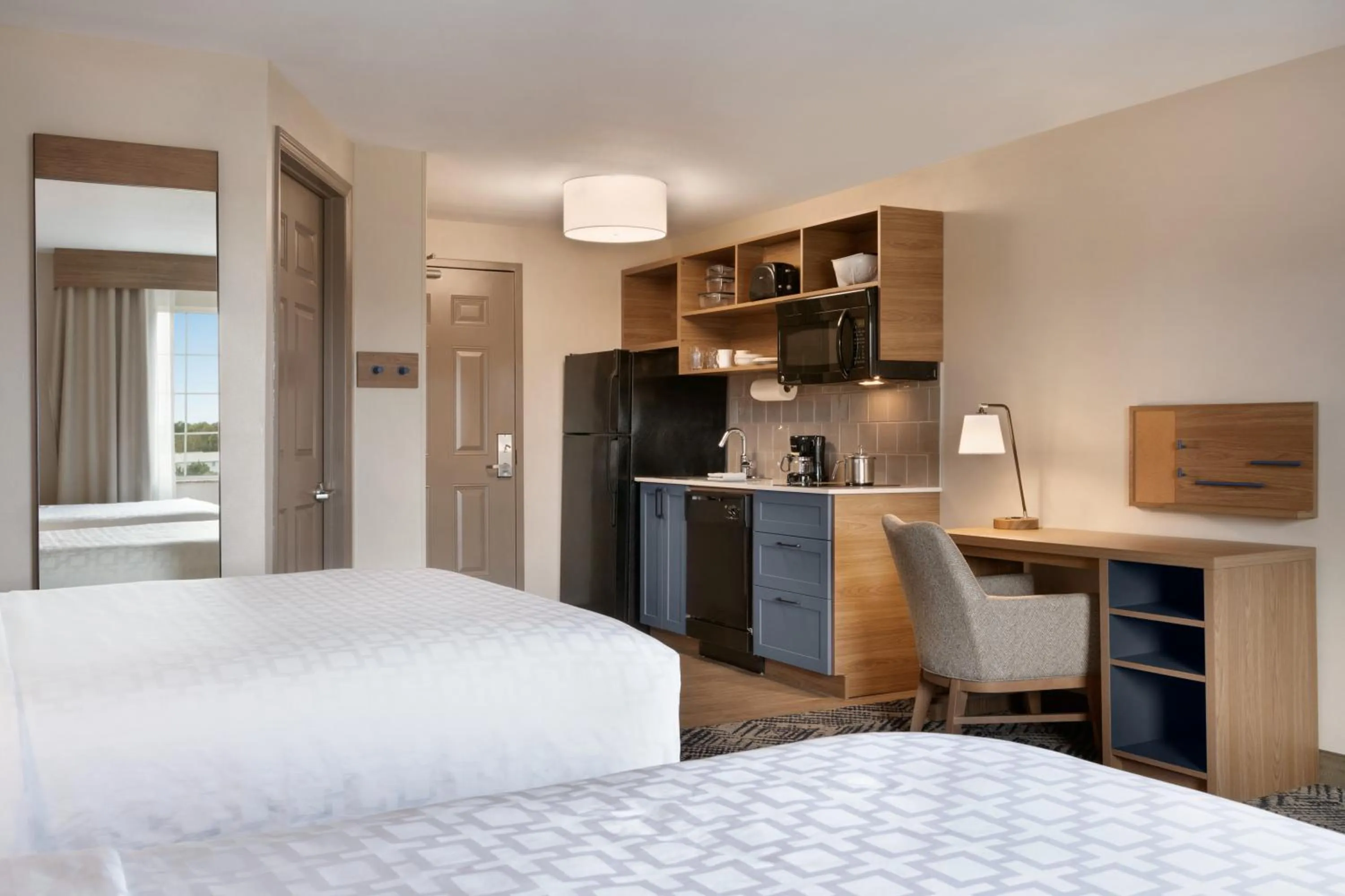 Photo of the whole room, Bed in Candlewood Suites - Asheville Downtown by IHG