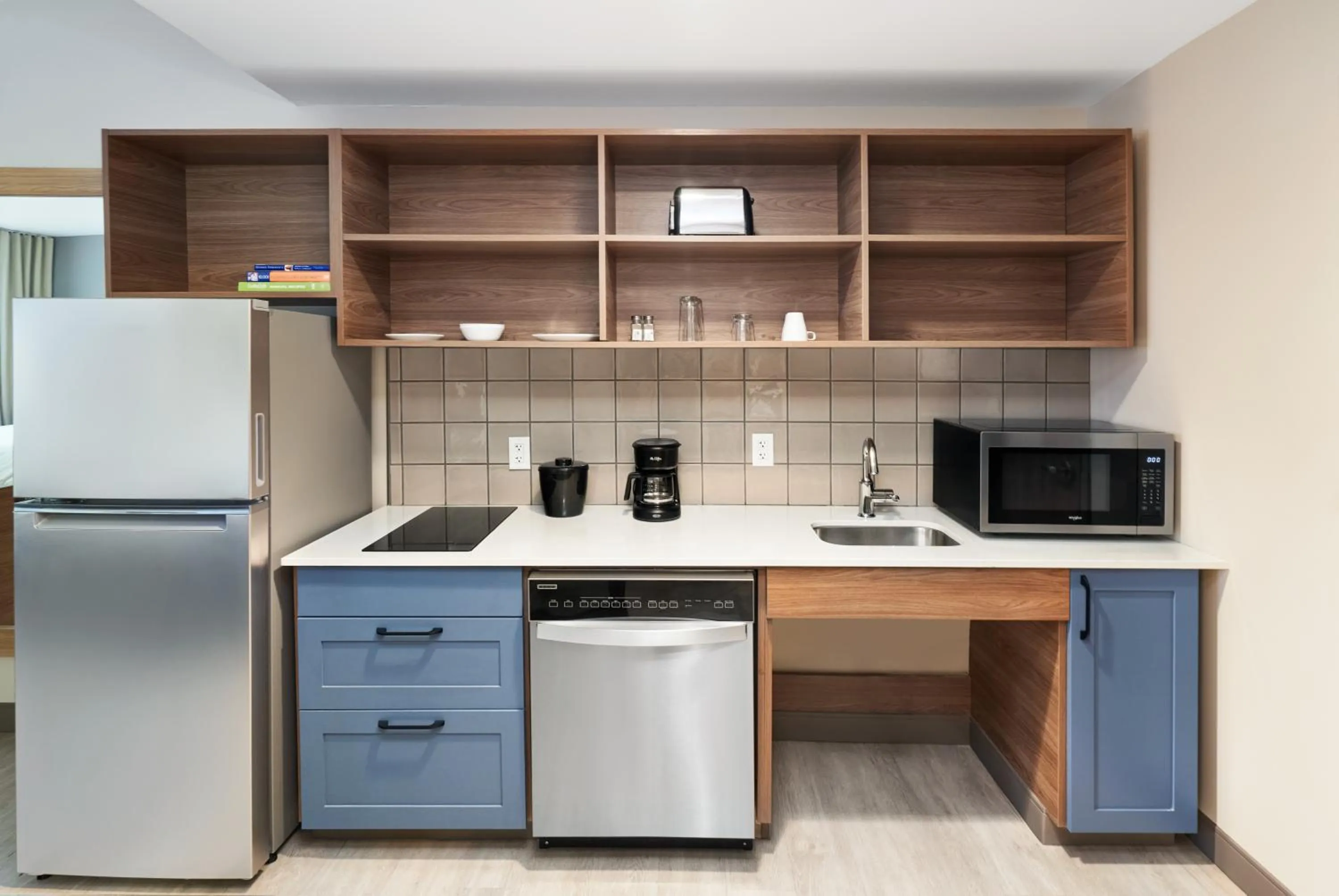 Kitchen or kitchenette in Candlewood Suites - Asheville Downtown by IHG