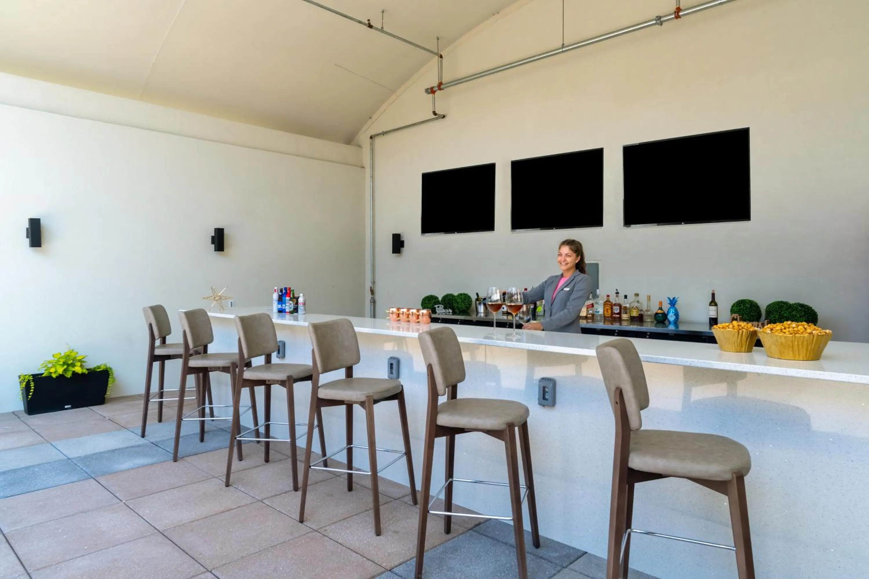 Lounge or bar in Candlewood Suites - Asheville Downtown by IHG