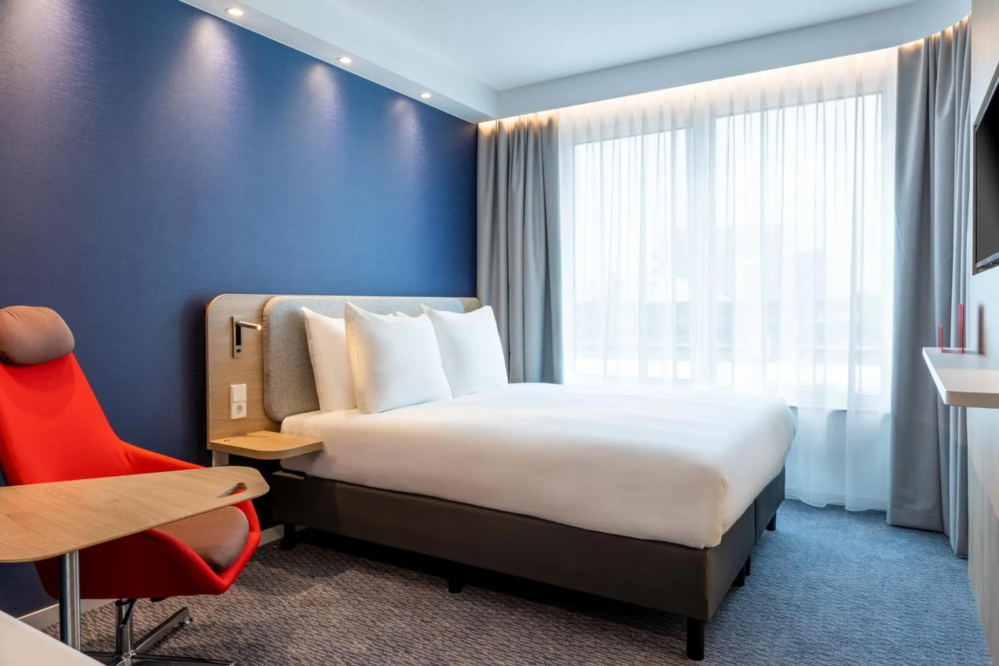 Photo of the whole room, Bed in Holiday Inn Express - Almere by IHG
