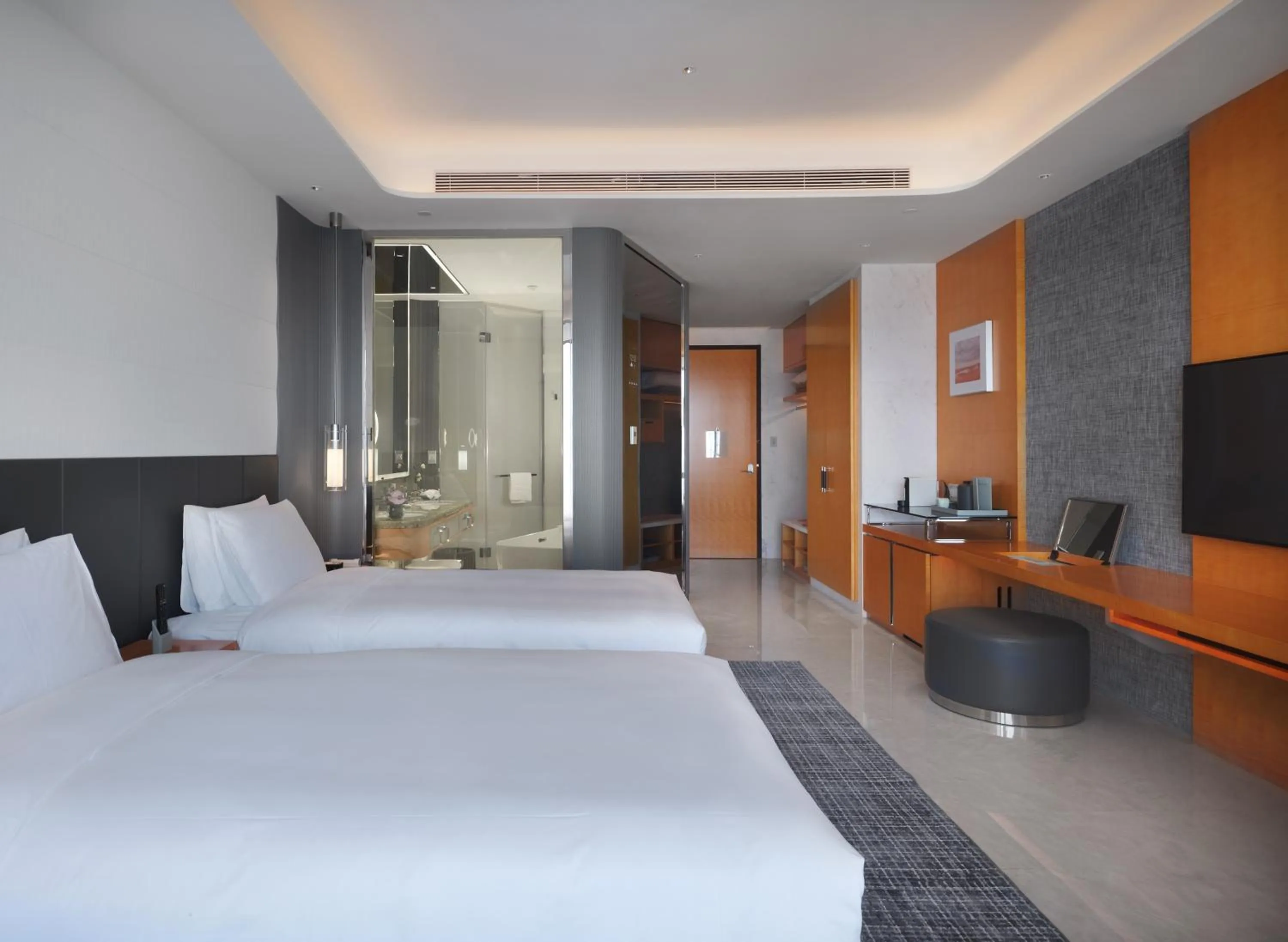 Bed in Sofitel Haikou