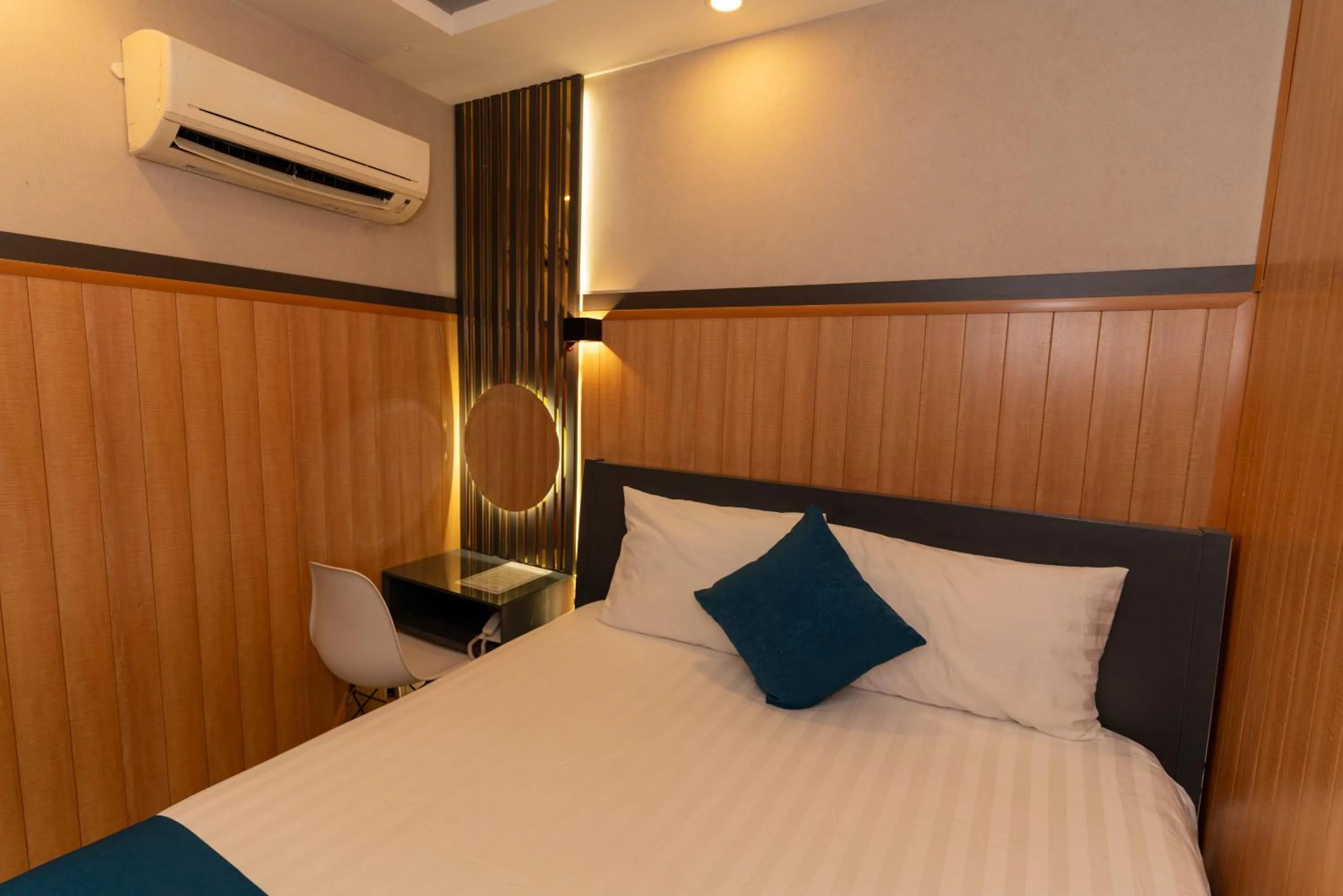 Bedroom, Bed in Prince Hotel