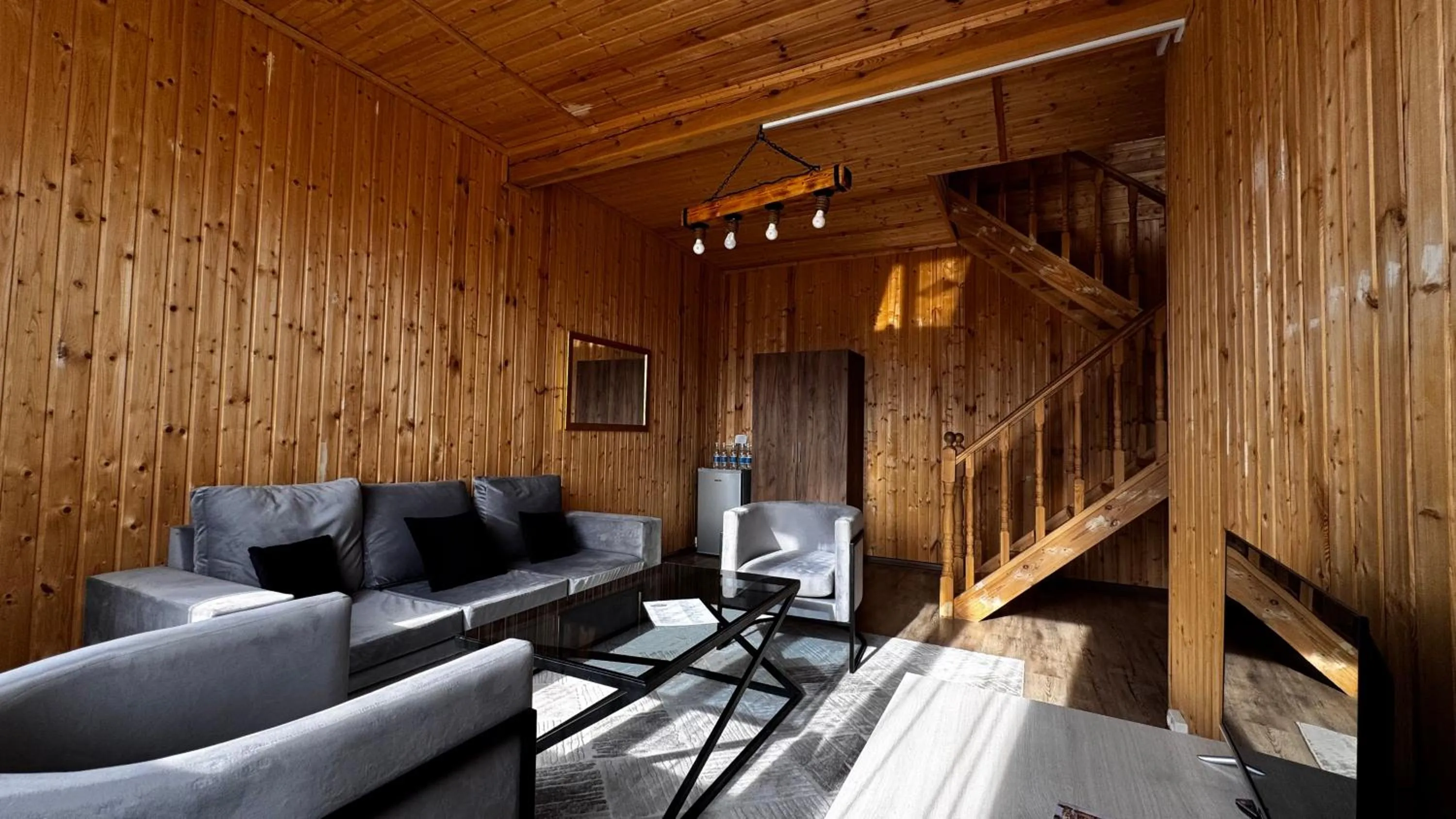 COTTAGE CHALET and TOURS