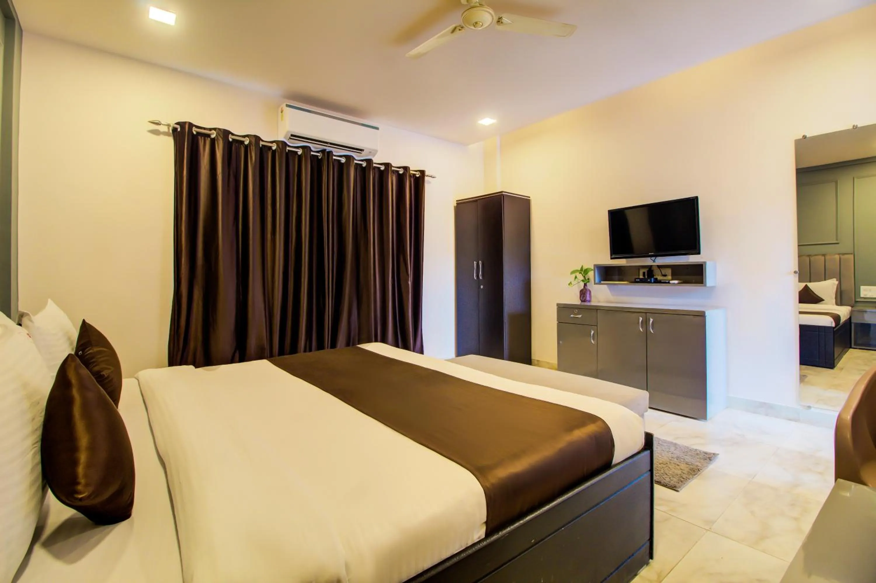 Bed in Harmony Palace