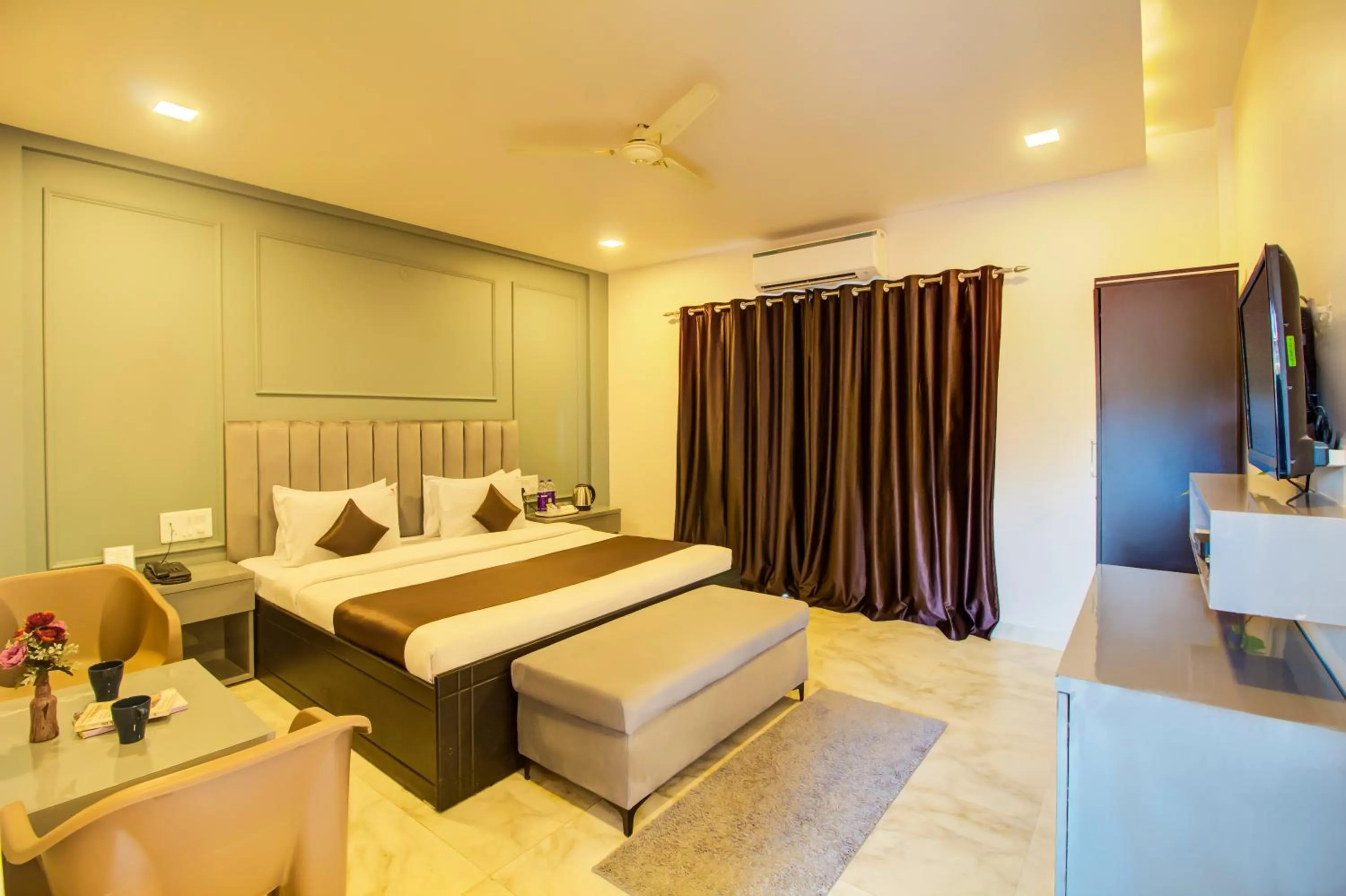 Bed in Harmony Palace