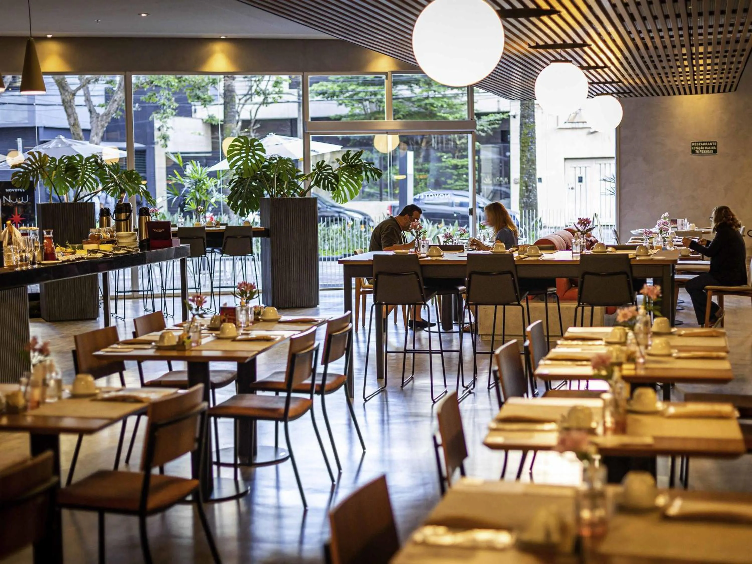 Restaurant/places to eat in Novotel BH Savassi