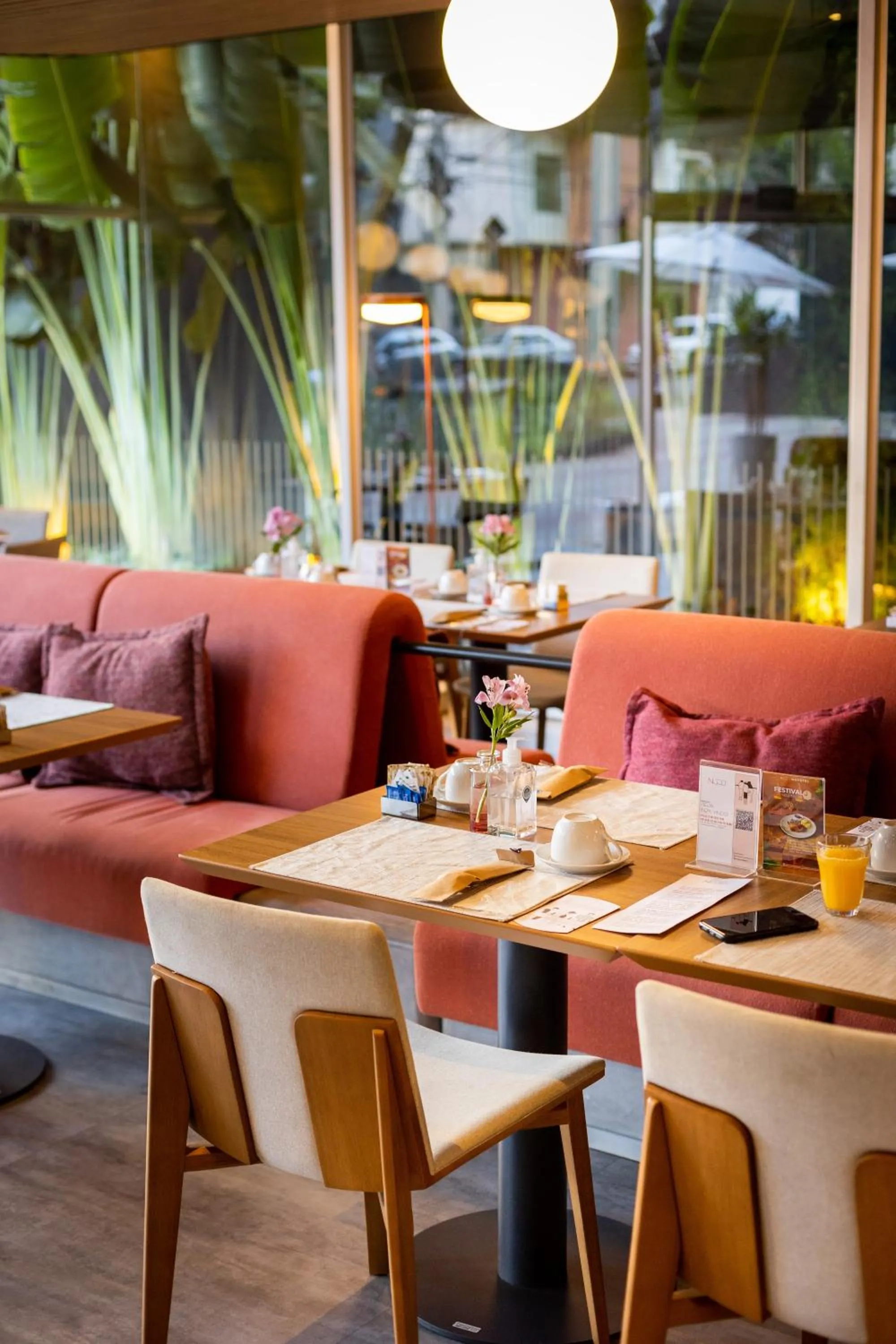 Restaurant/places to eat in Novotel BH Savassi