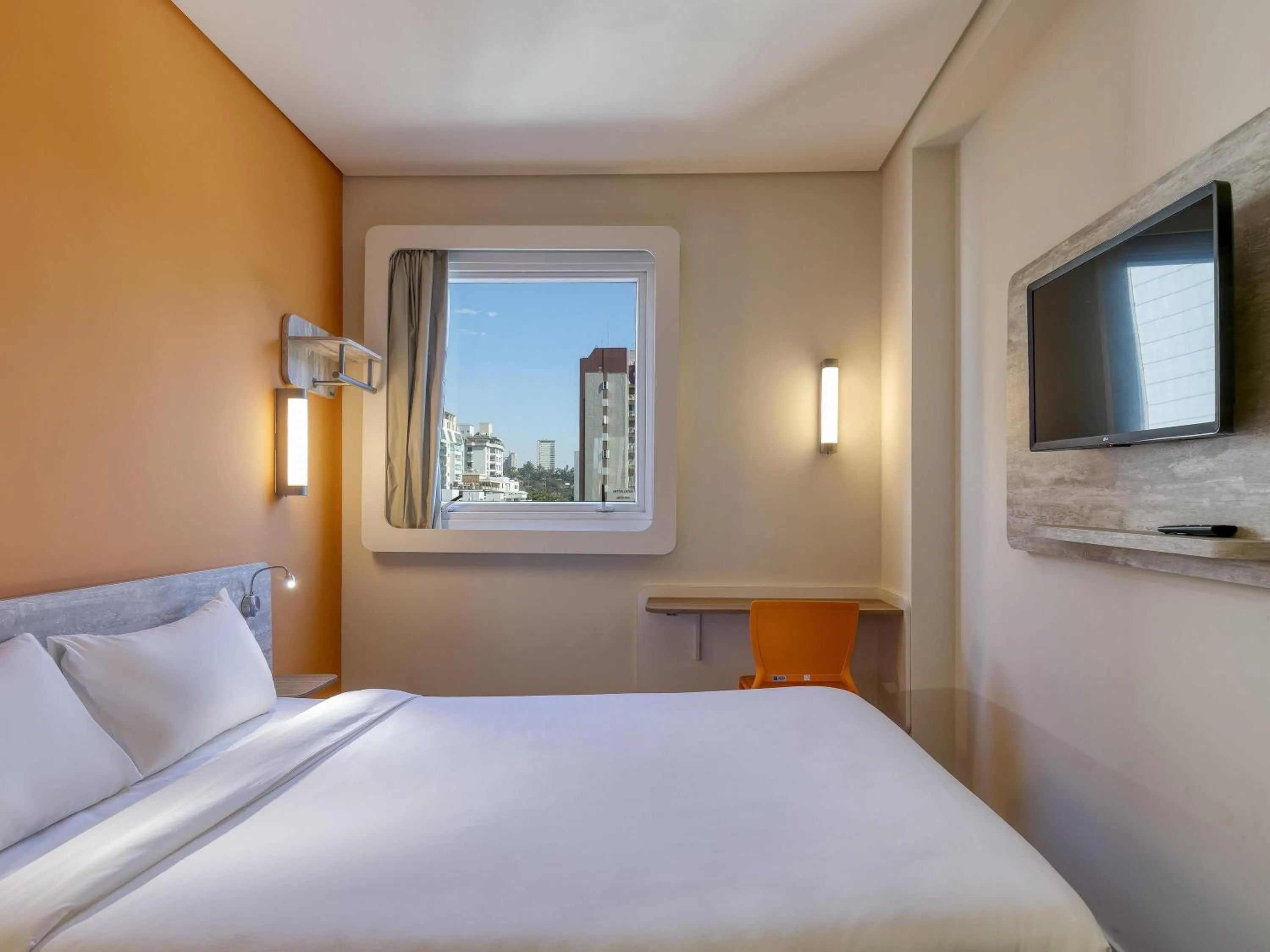 Bedroom, Bed in ibis budget BH Savassi