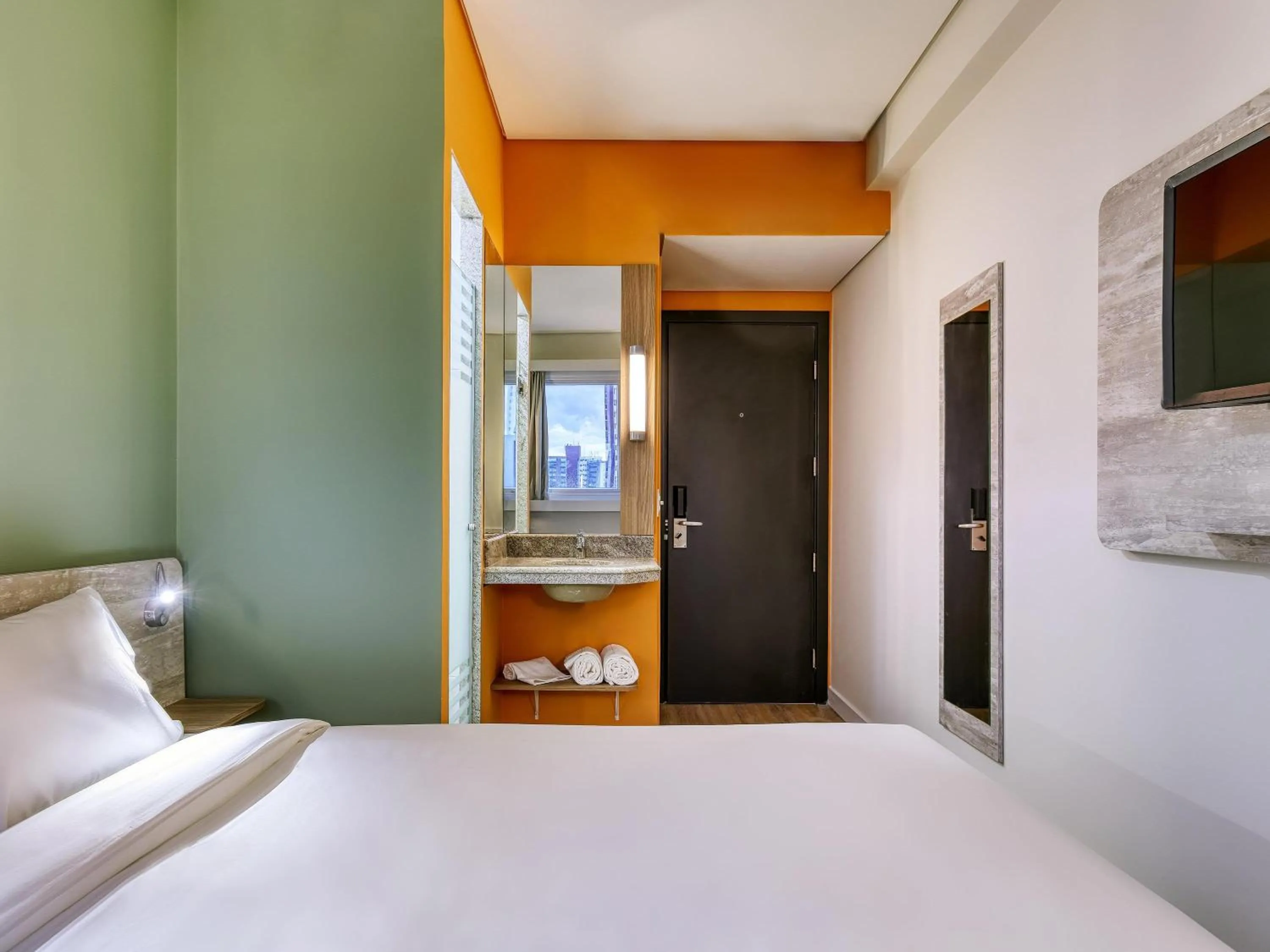 Bedroom, Bed in ibis budget BH Savassi