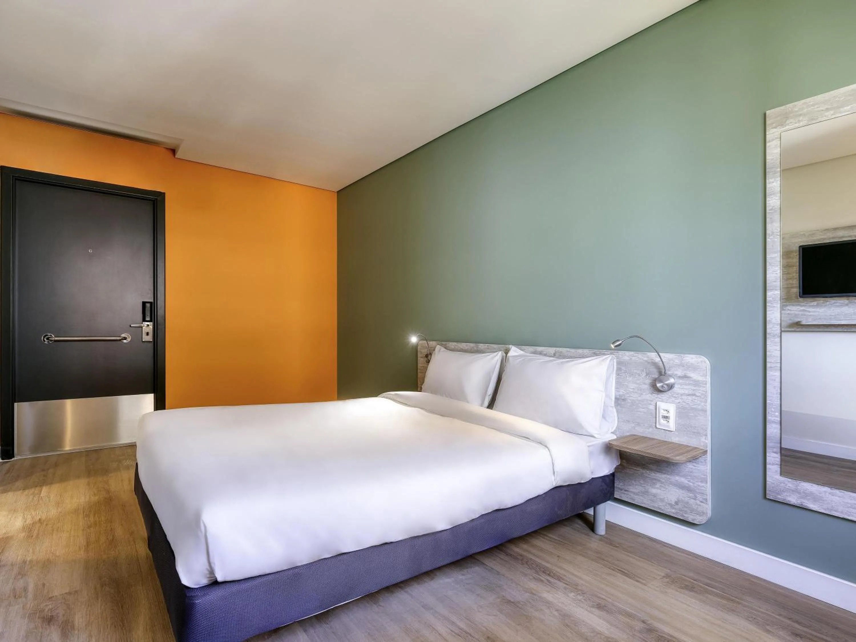 Bedroom, Bed in ibis budget BH Savassi