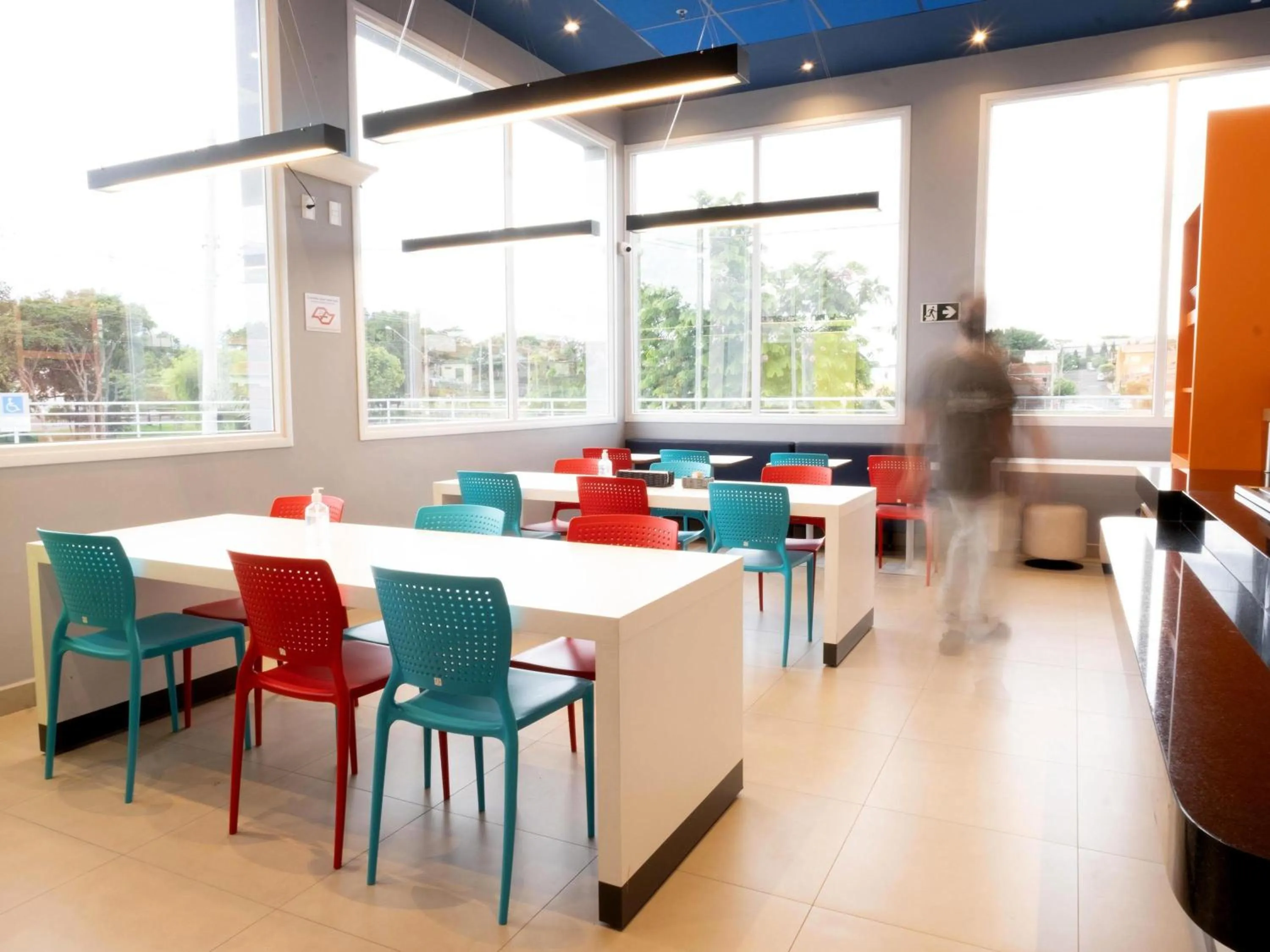 Restaurant/places to eat in ibis budget Leme SP