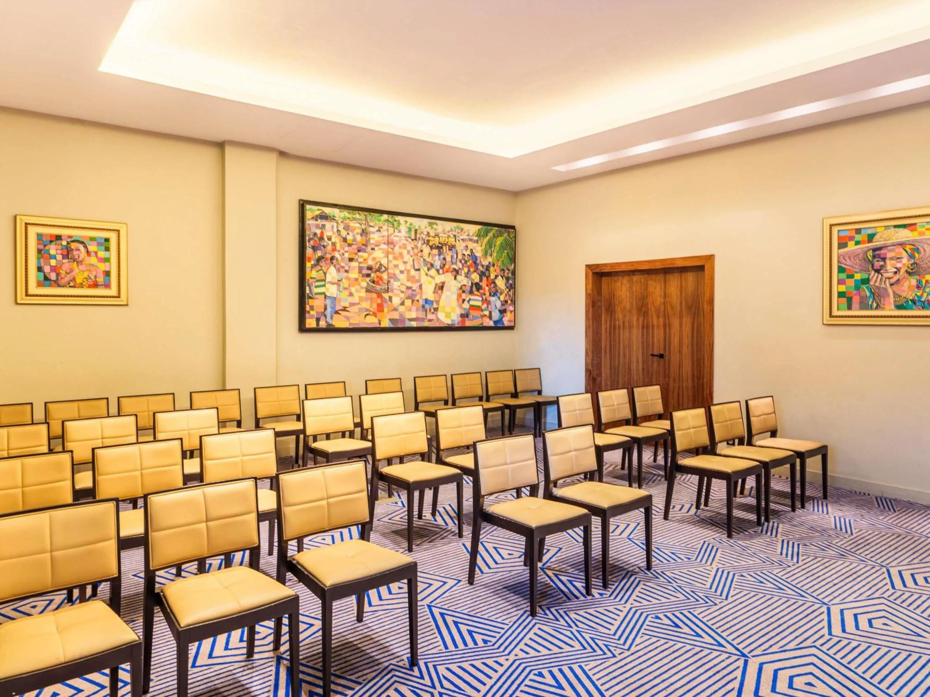 Meeting/conference room in Movenpick Hotel Abidjan-Accor Group