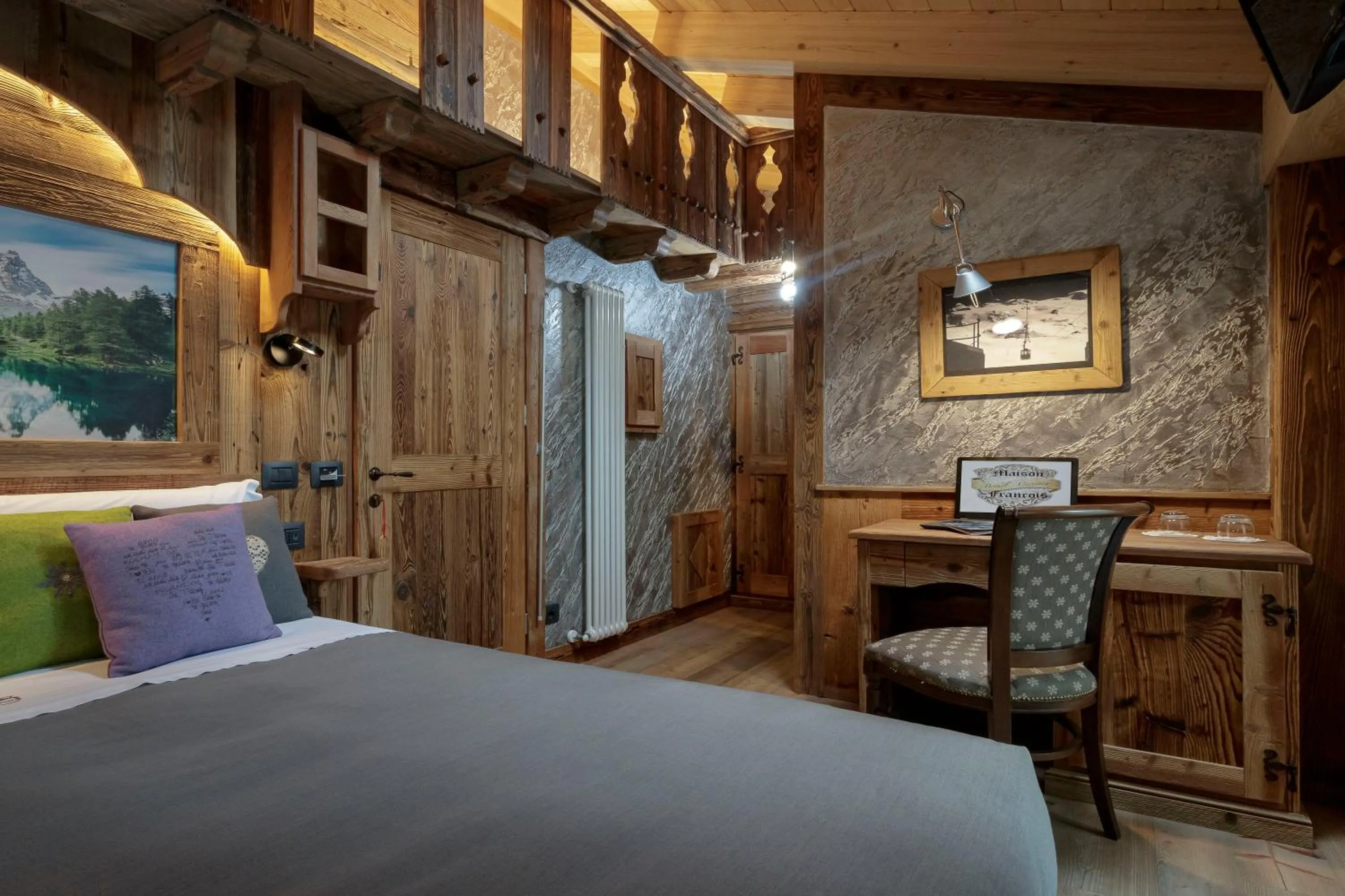 Bedroom, Bed in Francois Boutique Rooms - Matterhorn Retreat & SPA in Cervinia