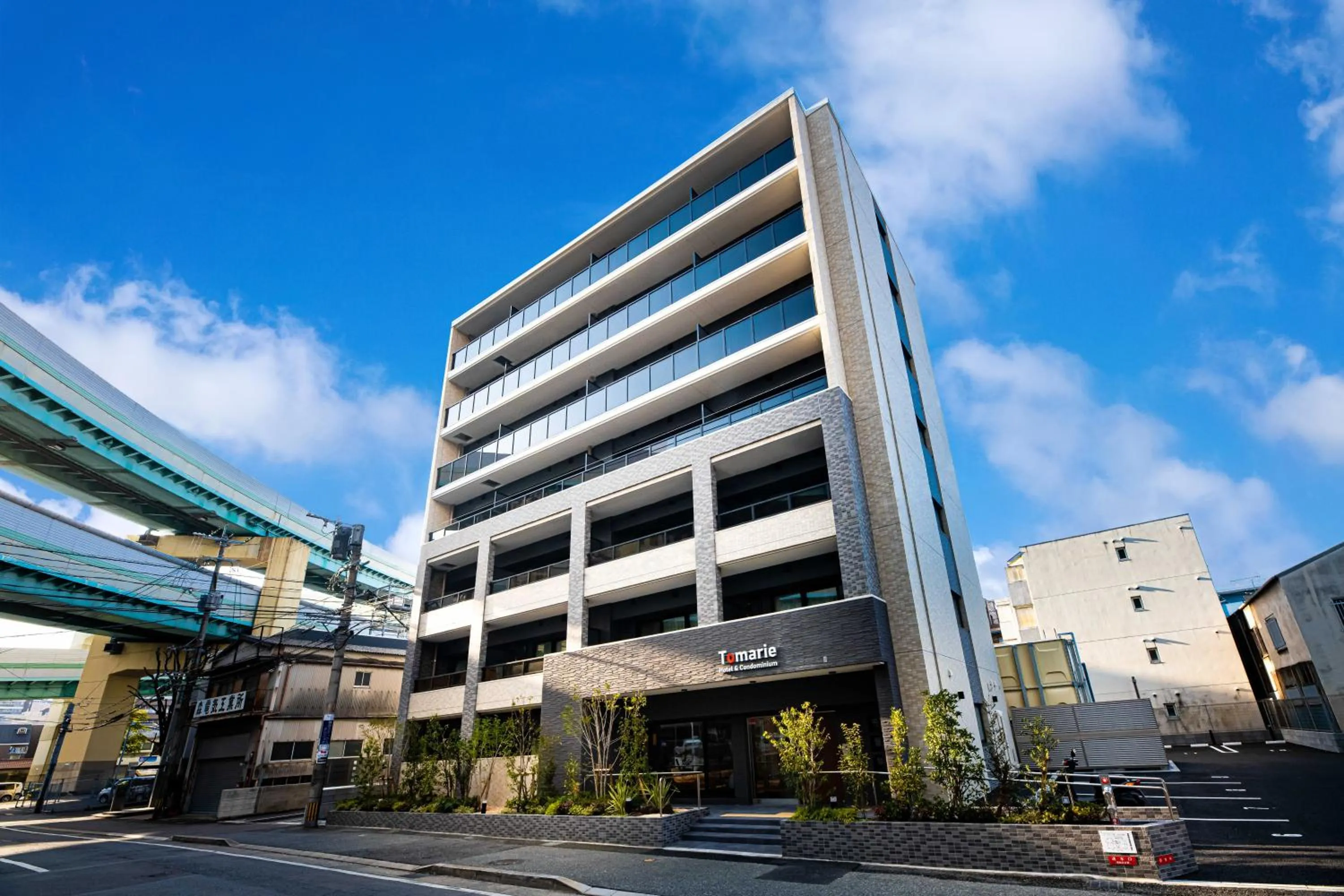 Property building in Tomariehotel & condominium