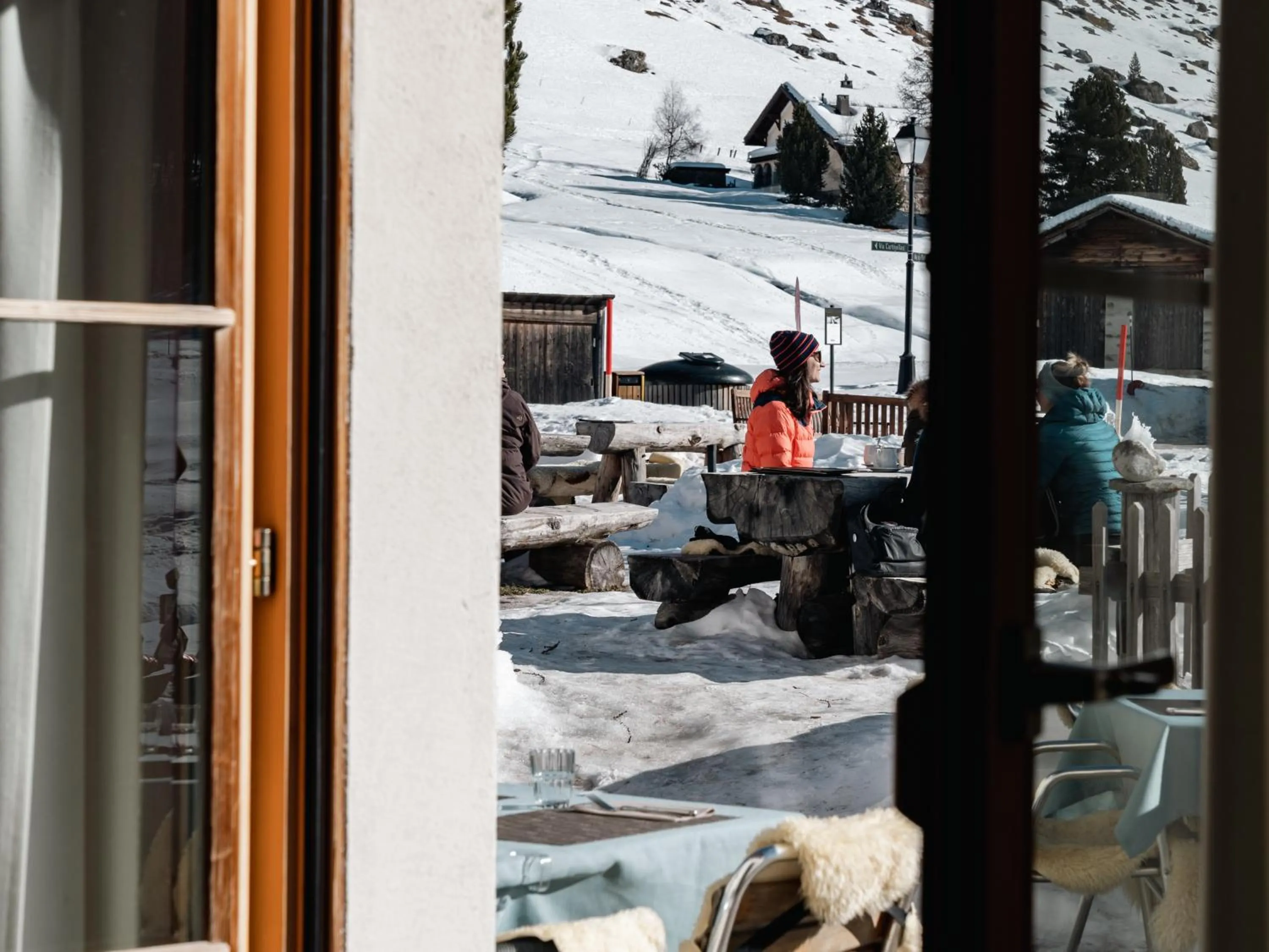 Restaurant/places to eat in Hotel Chesa Pool