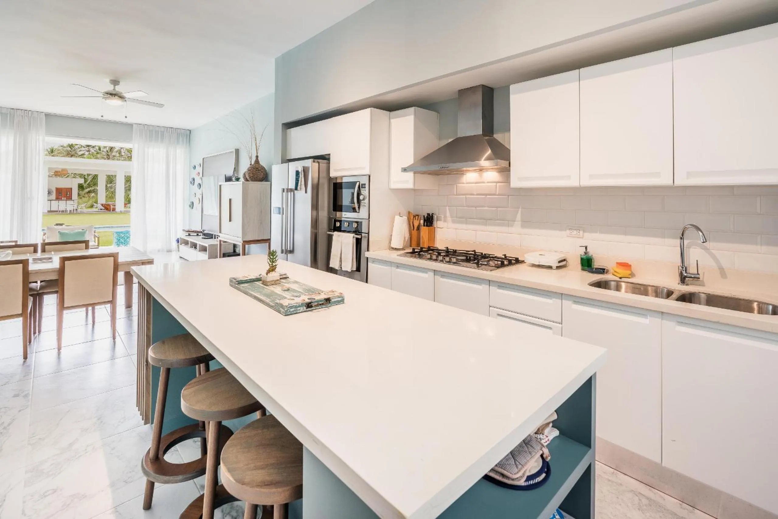 Playa Bonita Amazing Condo at Lake View