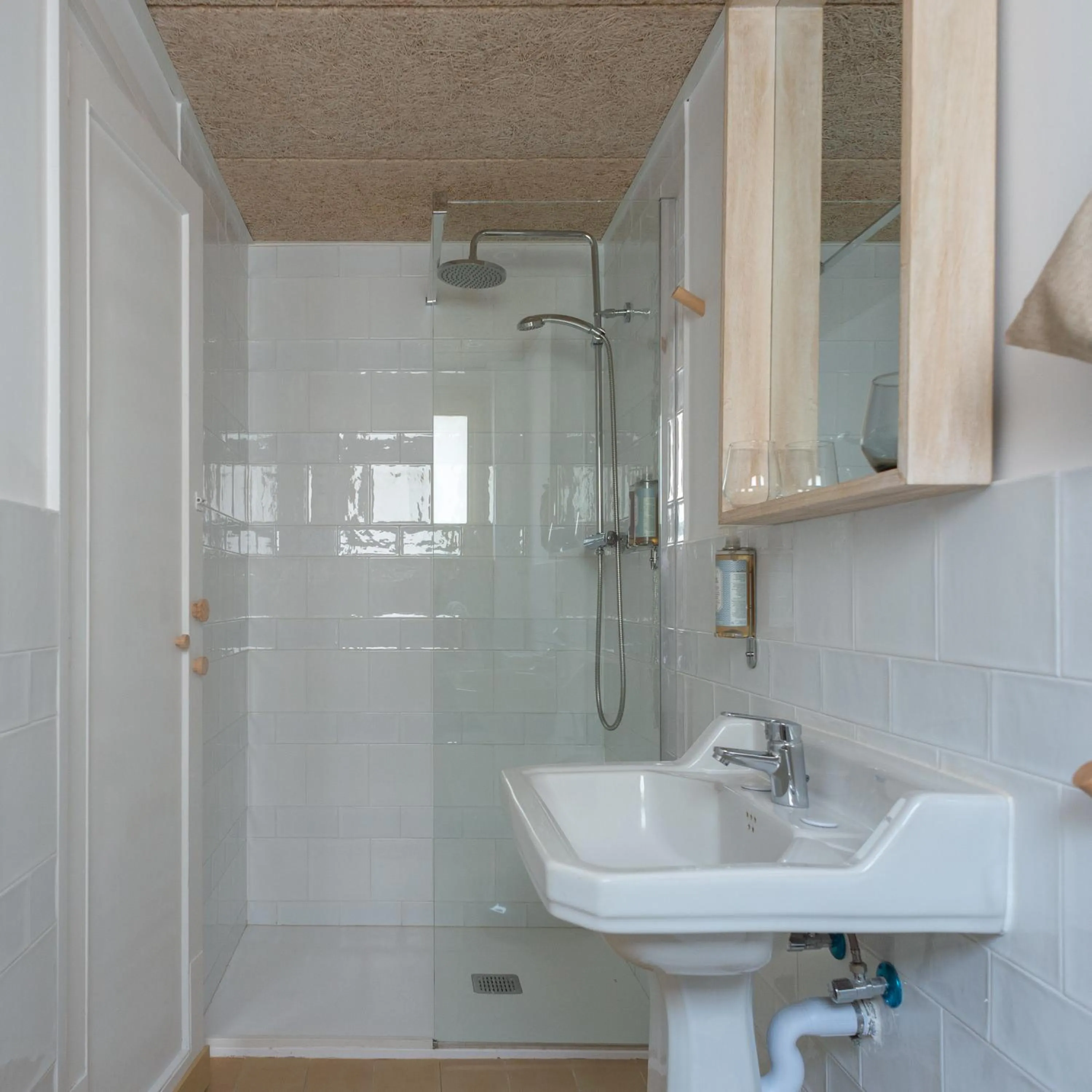 Shower in Hostal Sa Teula