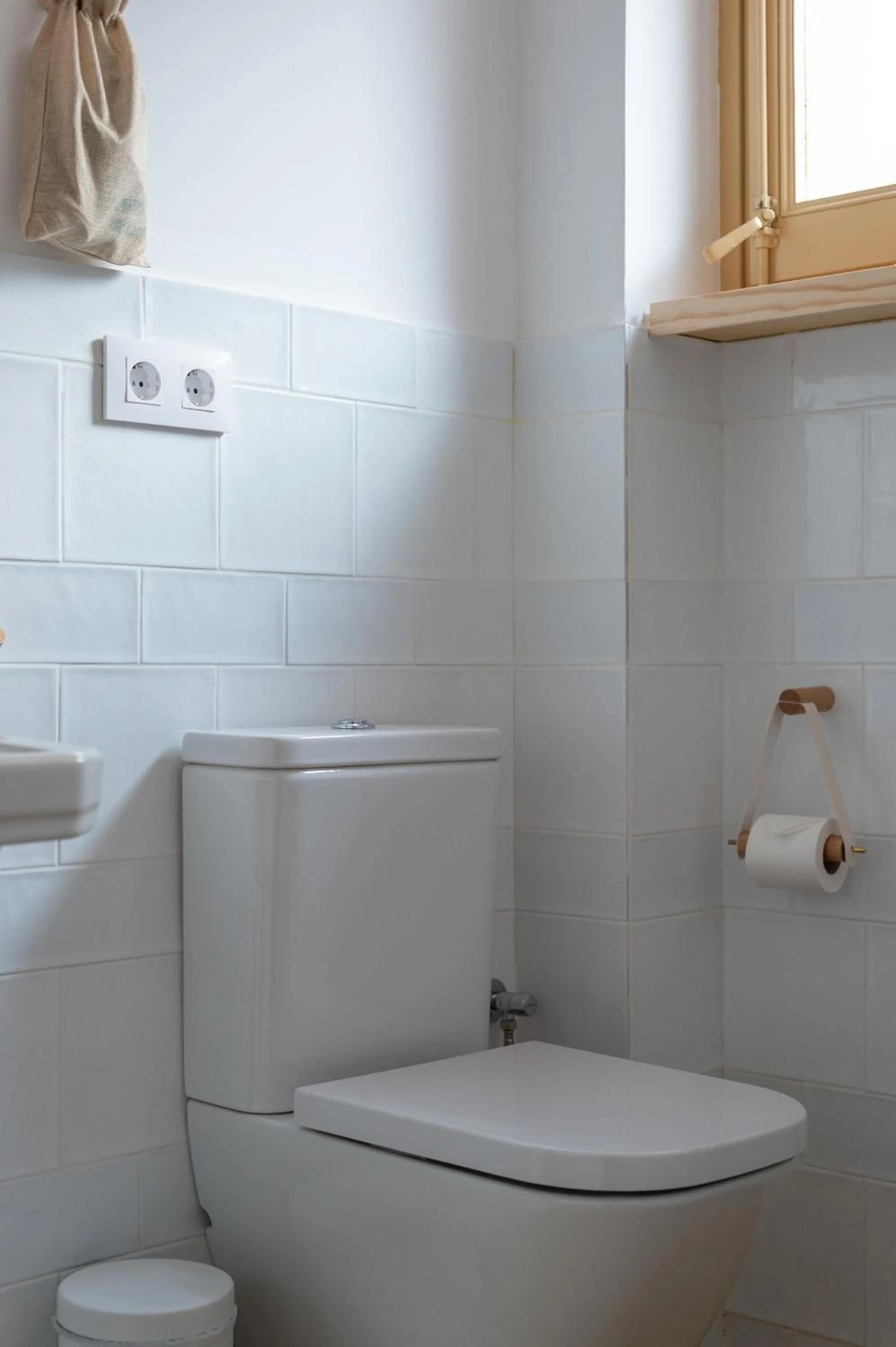 Toilet in Hostal Sa Teula