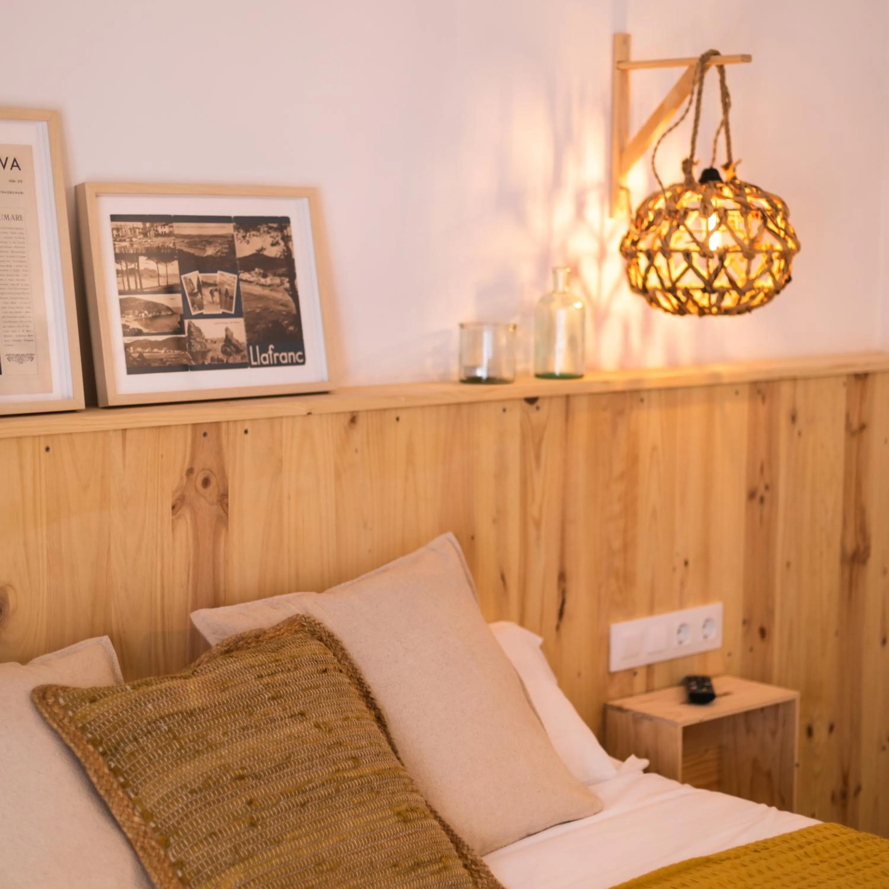 Photo of the whole room, Bed in Hostal Sa Teula