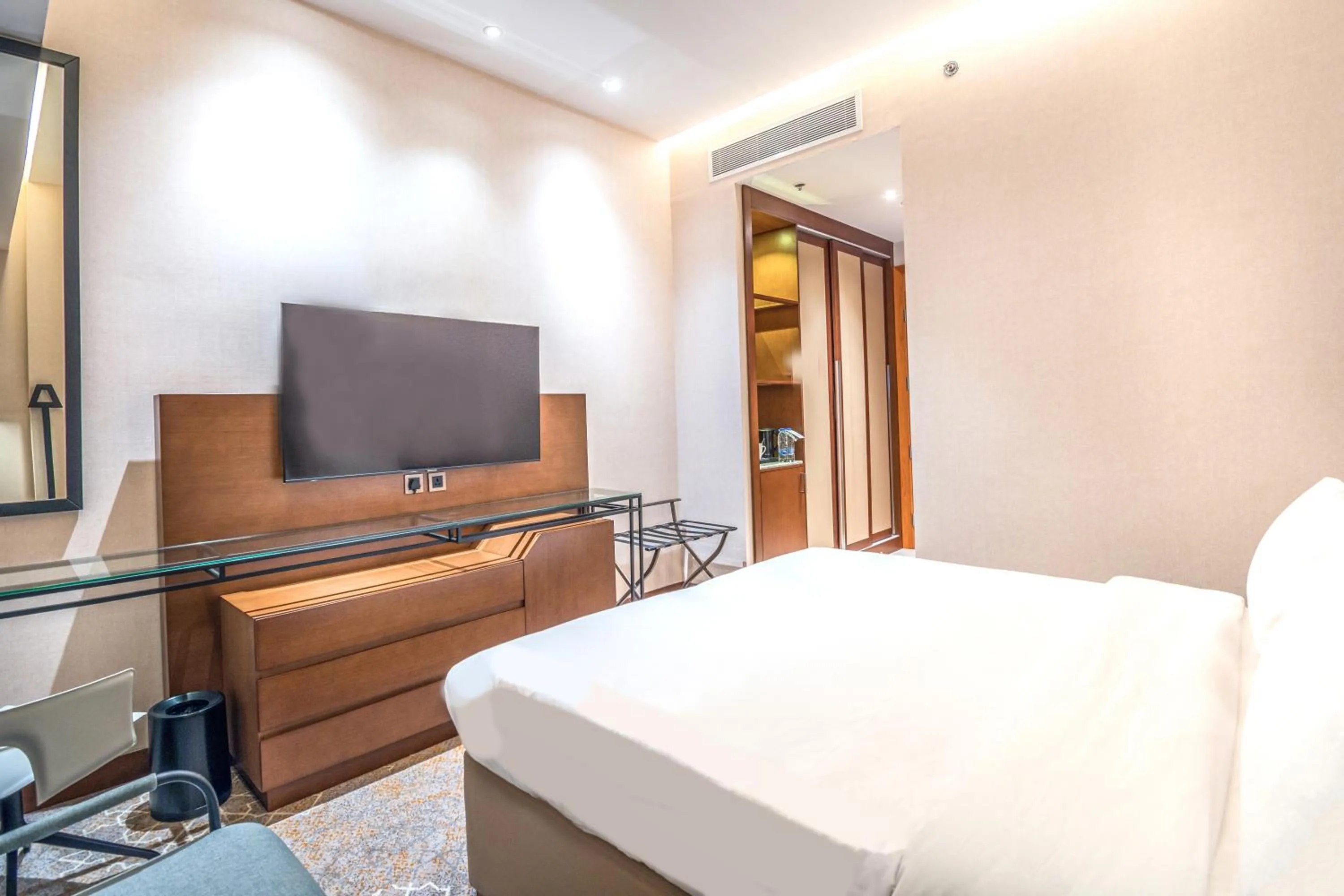Bedroom, Bed in Grand Plaza Hotel - KAFD Riyadh