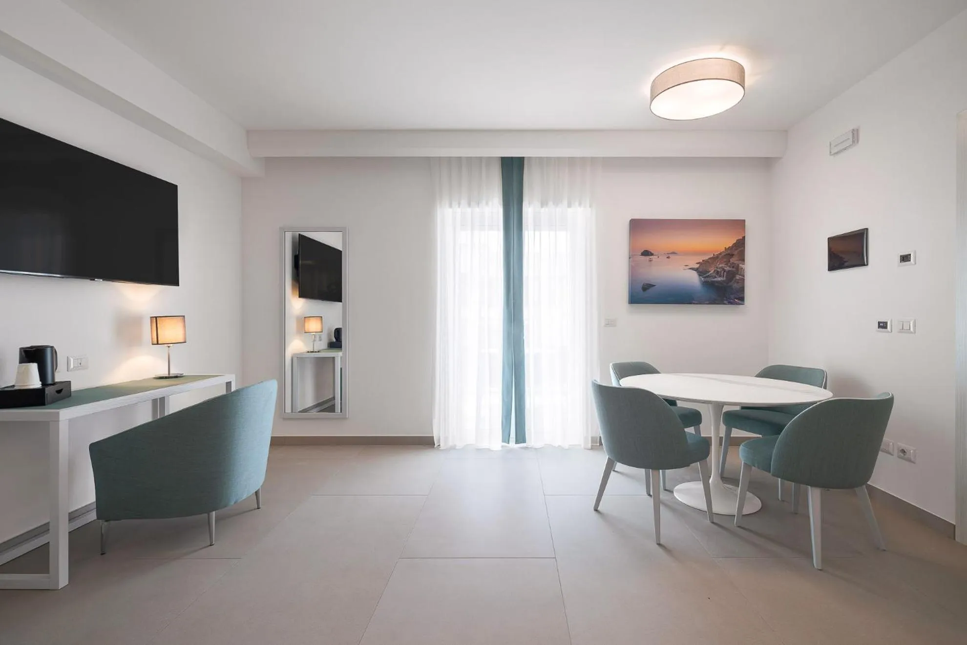 TV and multimedia in Seaside Hotel