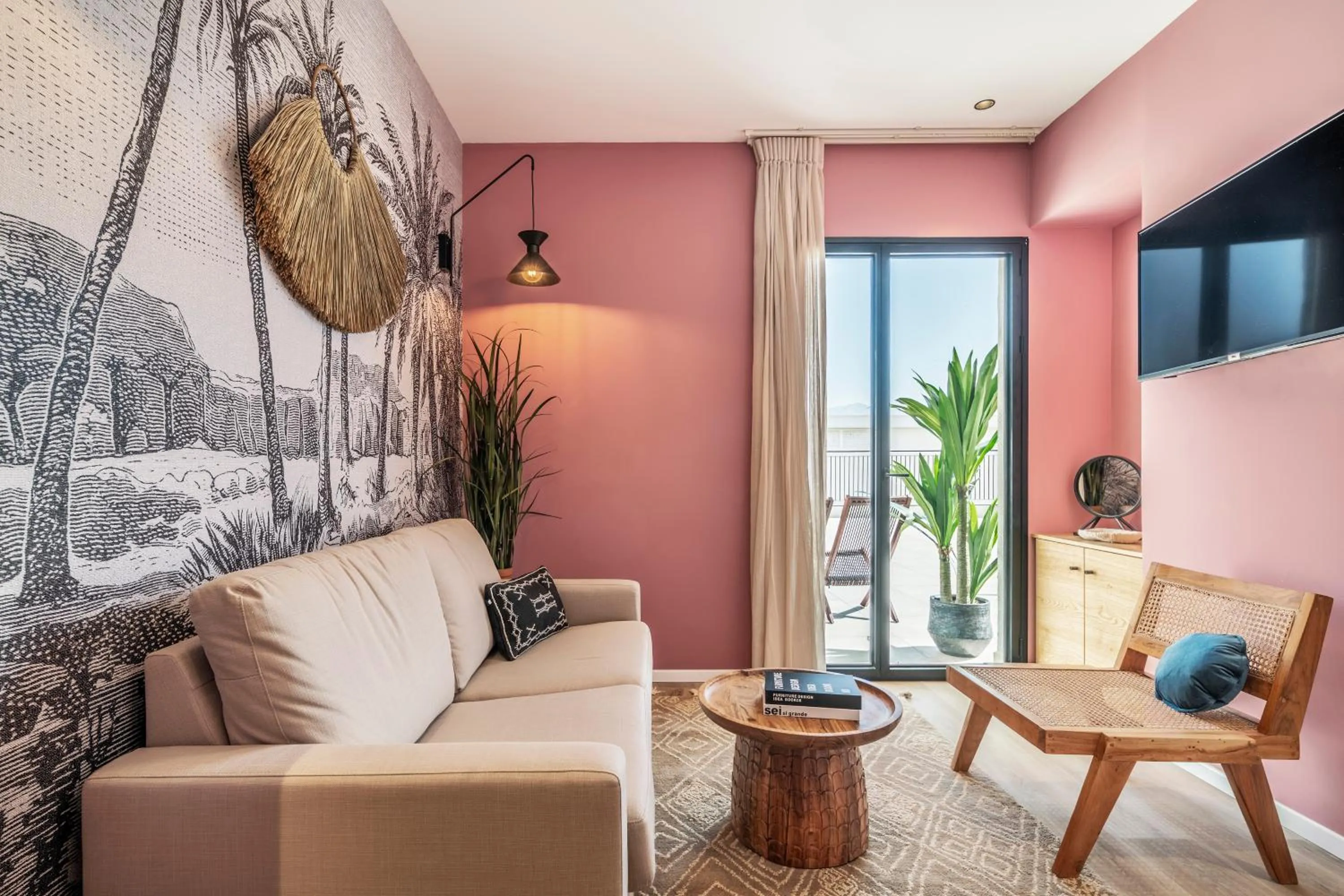 TV and multimedia in Mr. Soof - By TLV2GO