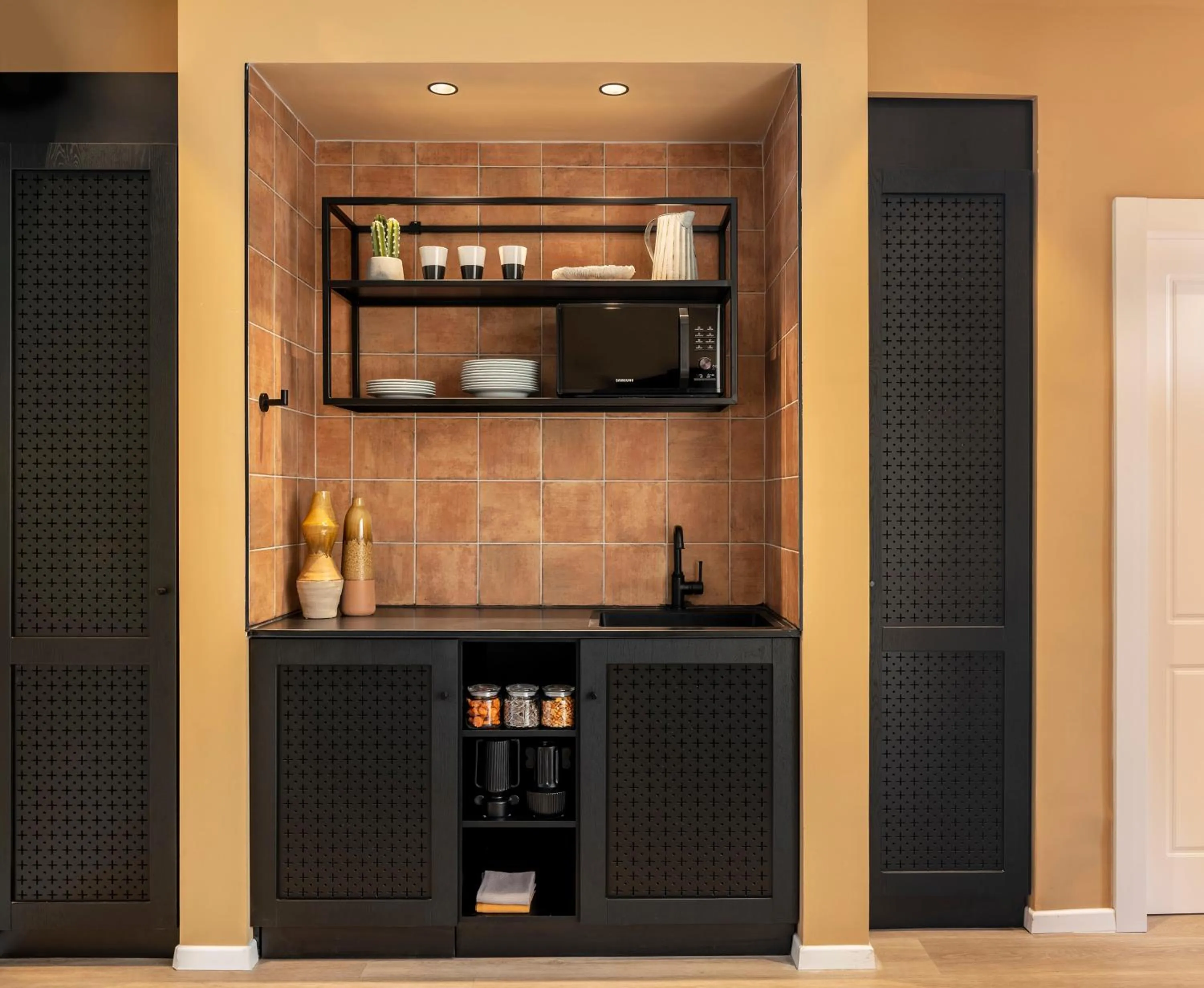 Kitchen or kitchenette in Mr. Soof - By TLV2GO