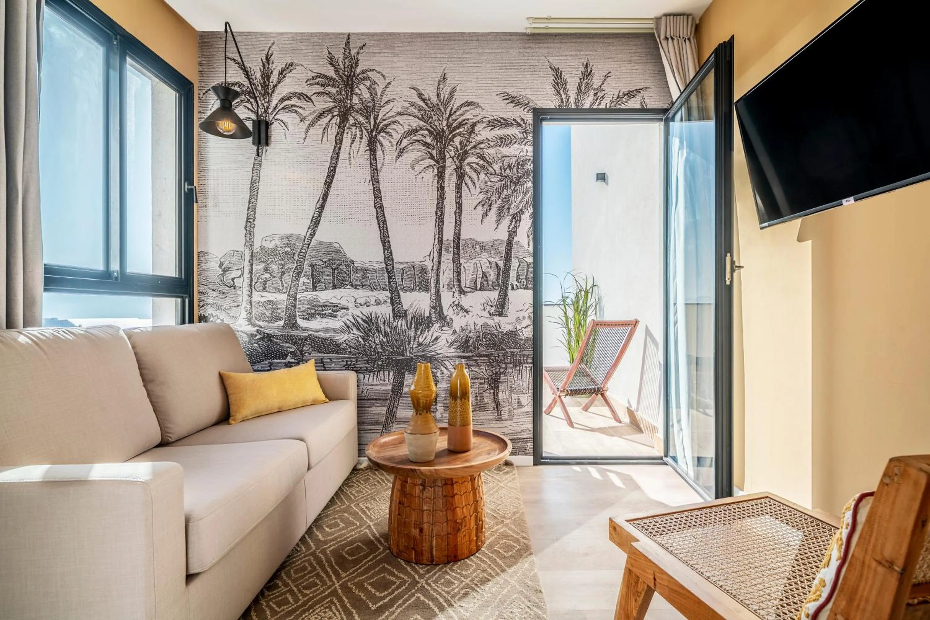 Living room in Mr. Soof - By TLV2GO