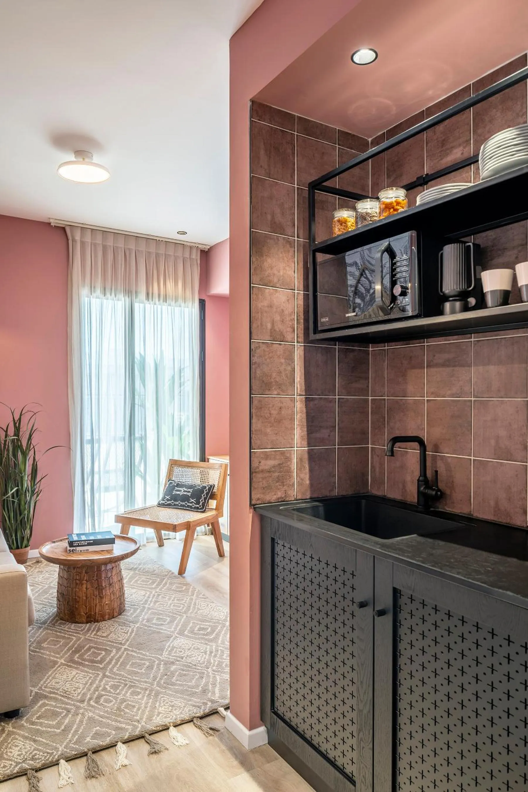 Kitchen or kitchenette in Mr. Soof - By TLV2GO